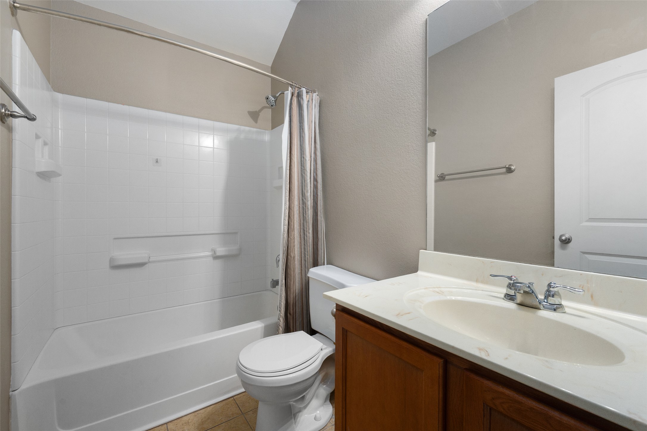 main property photo 18