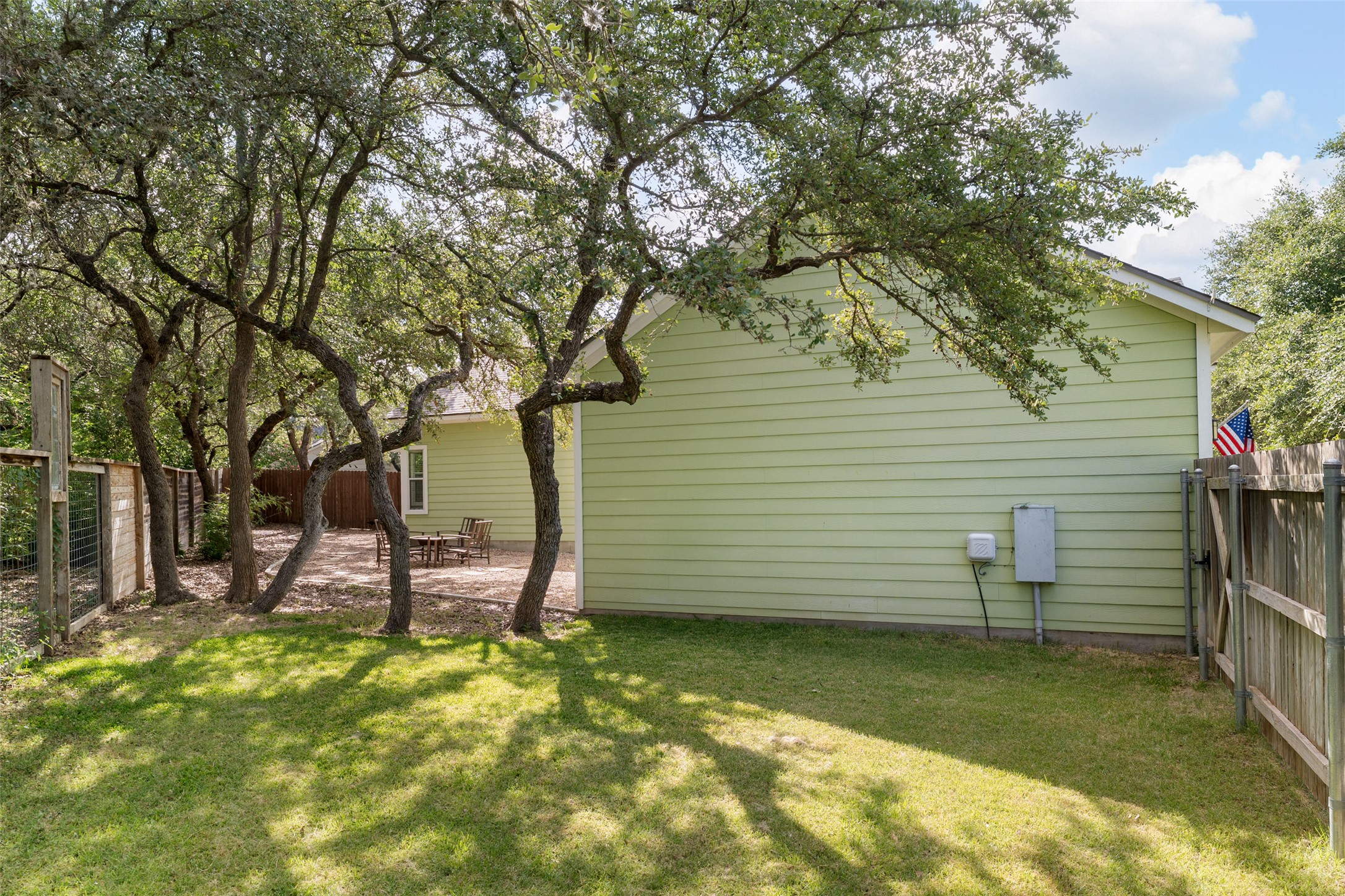 main property photo 24