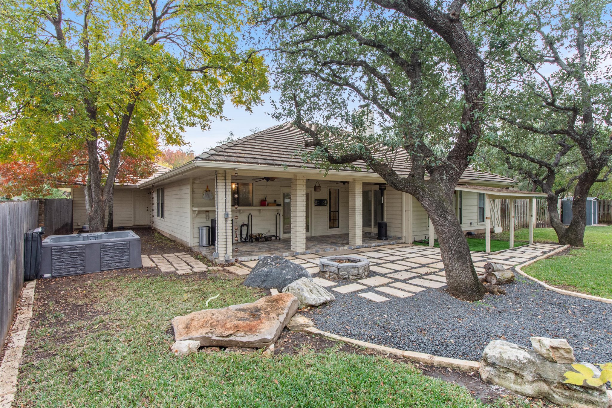 main property photo 32
