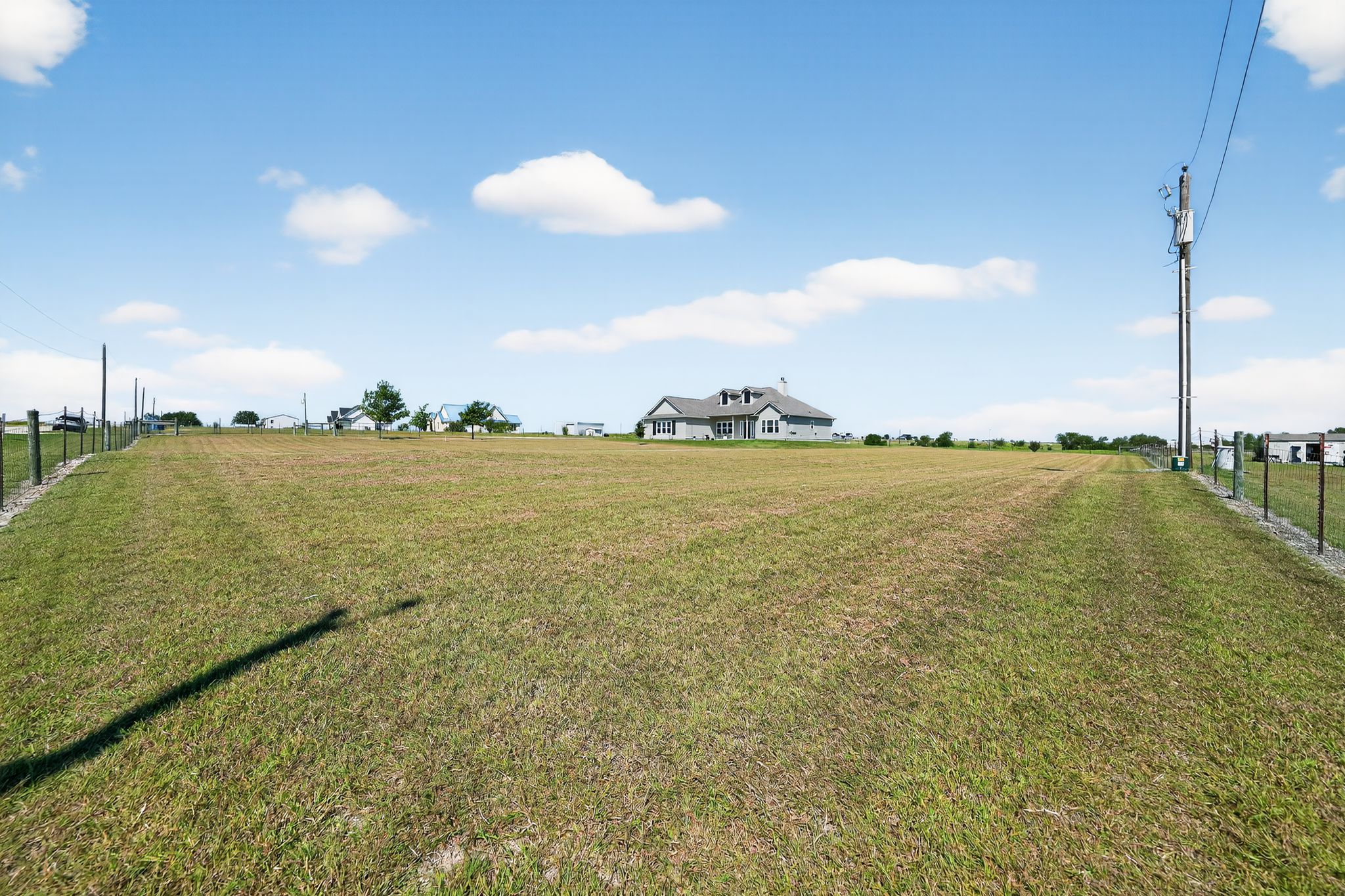 main property photo 30