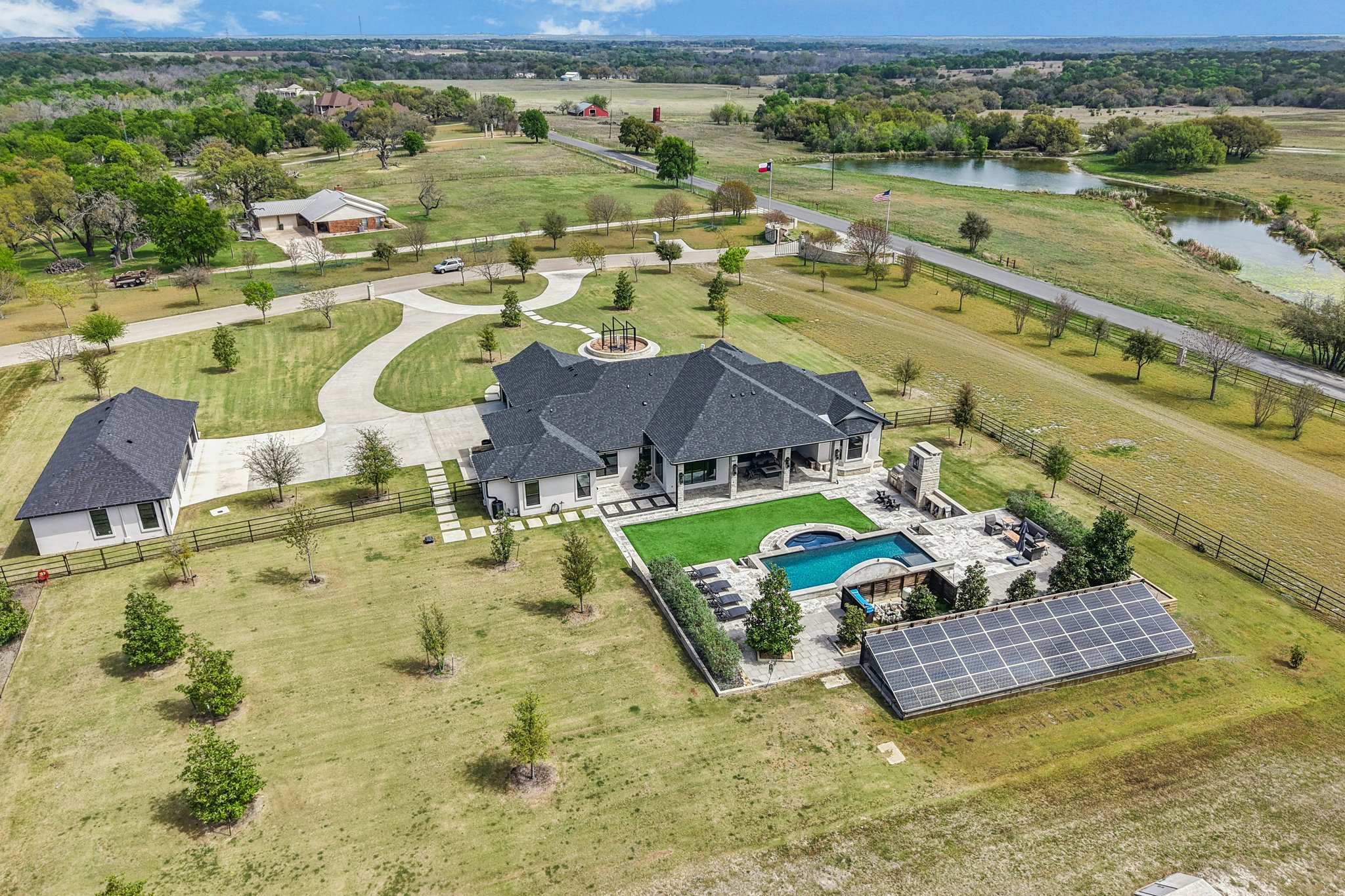 main property photo 33