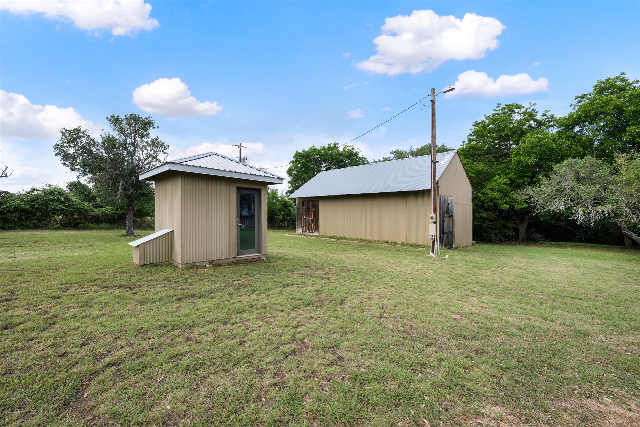 main property photo 32