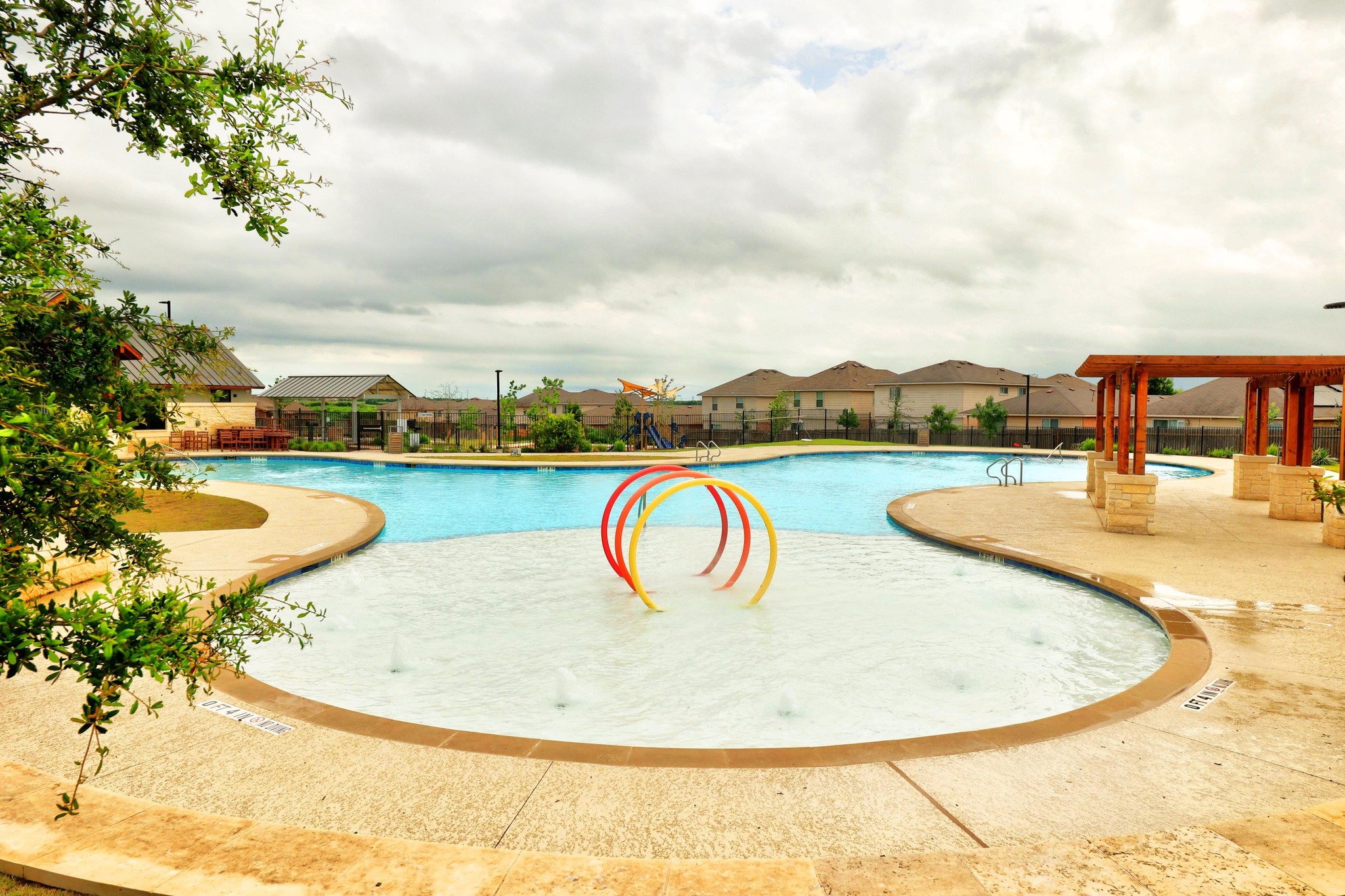 main property photo 28