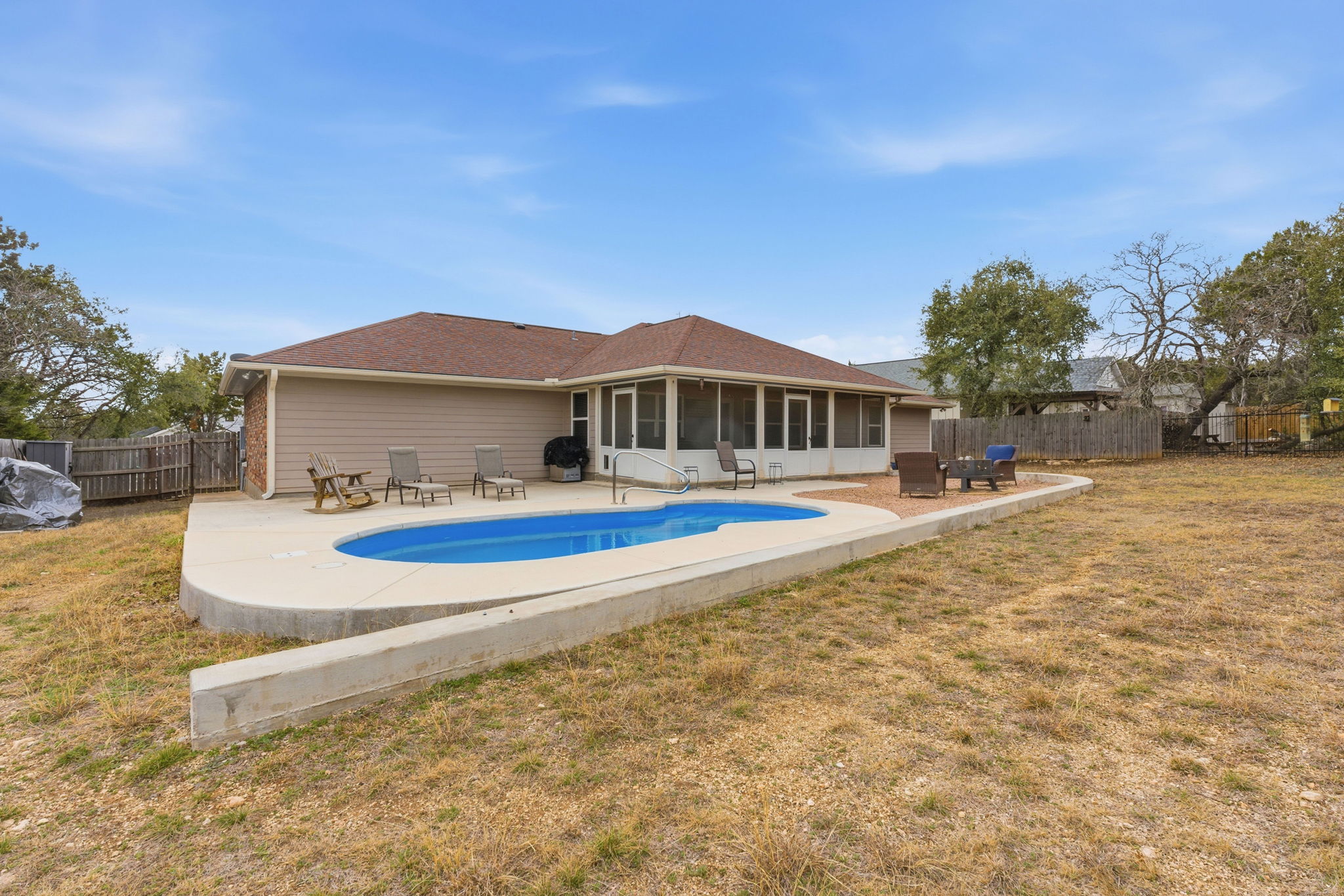 main property photo 24