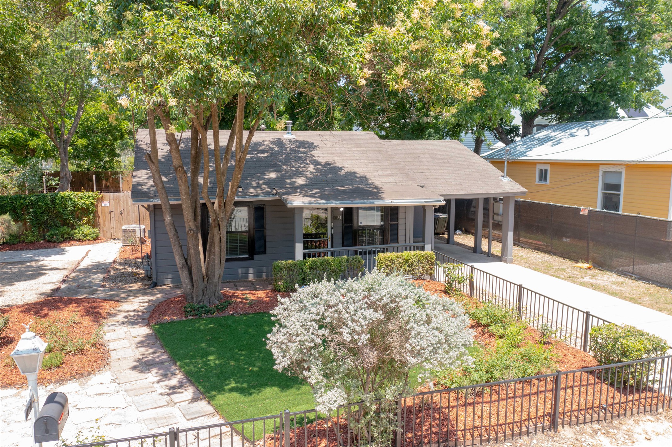 main property photo 4