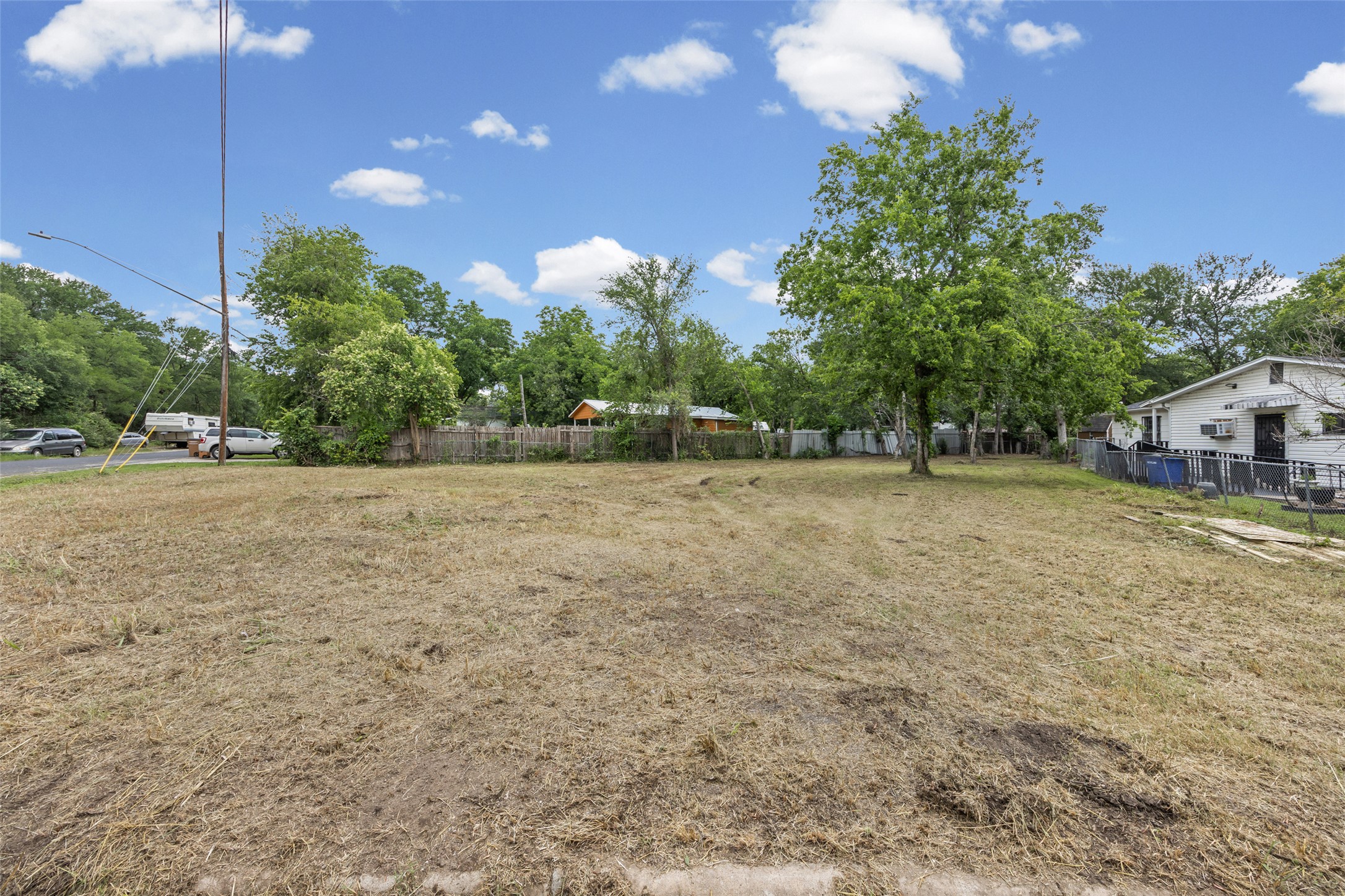 main property photo 18