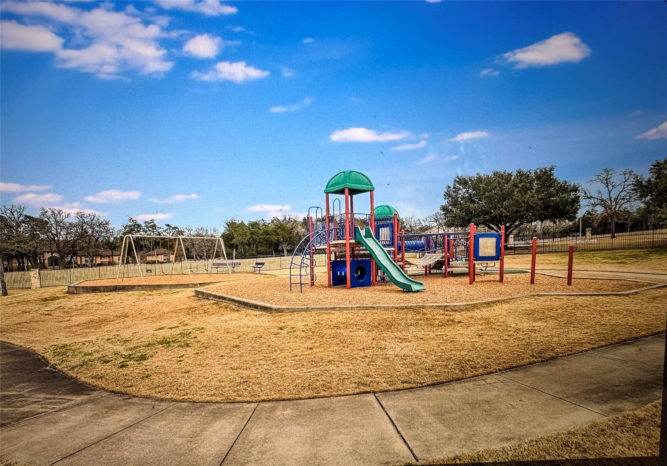main property photo 29