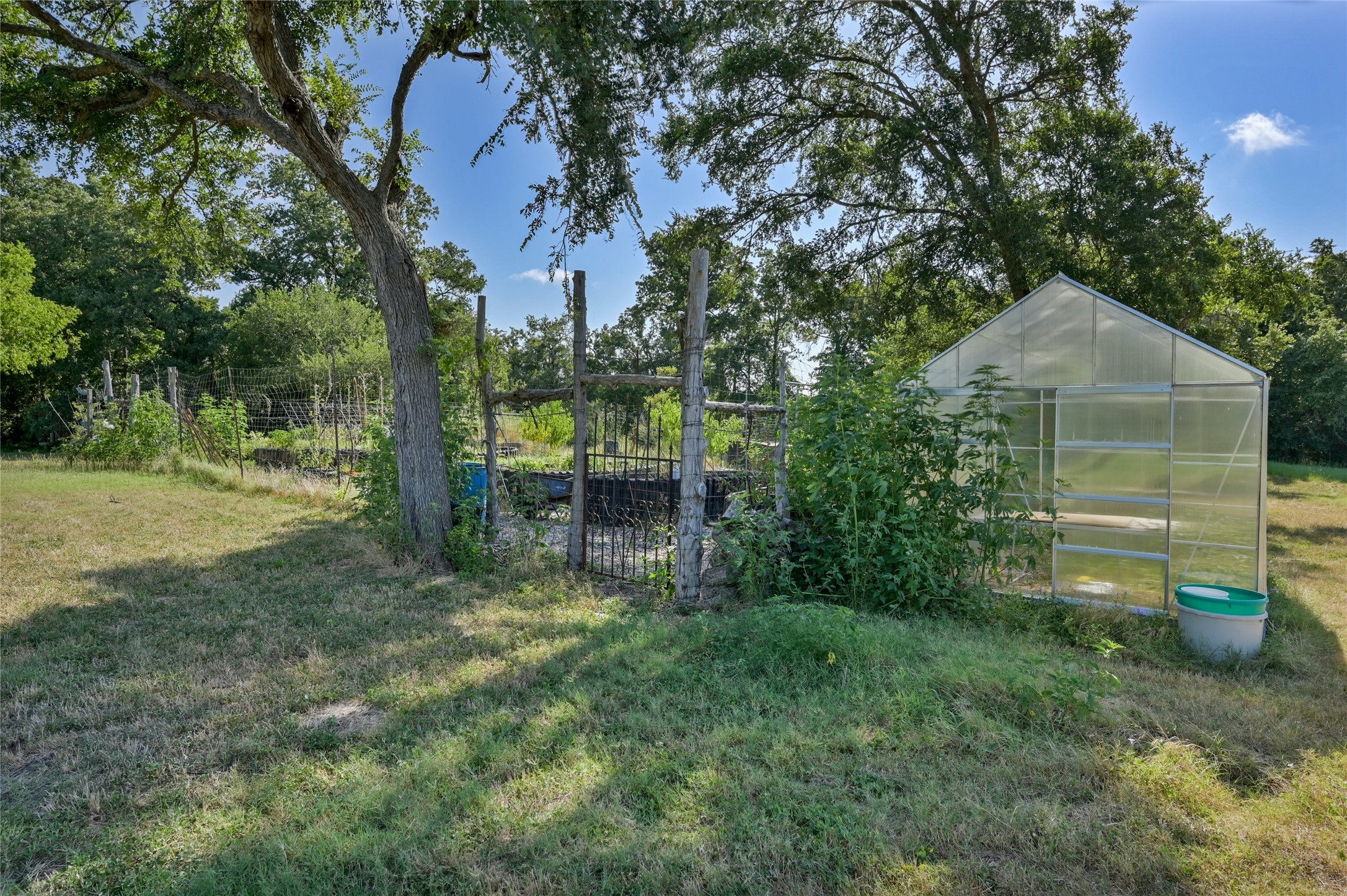 main property photo 20