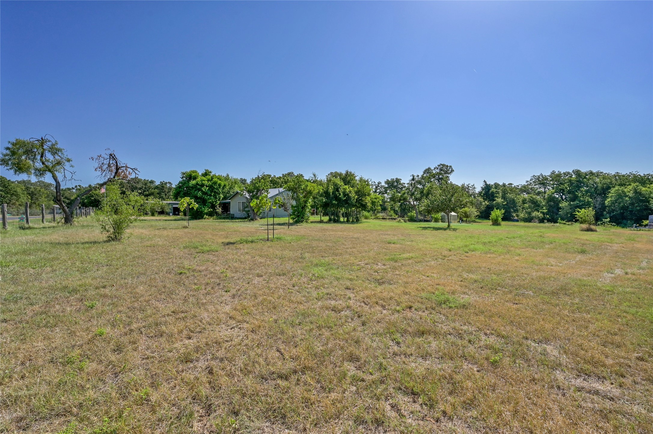 main property photo 21