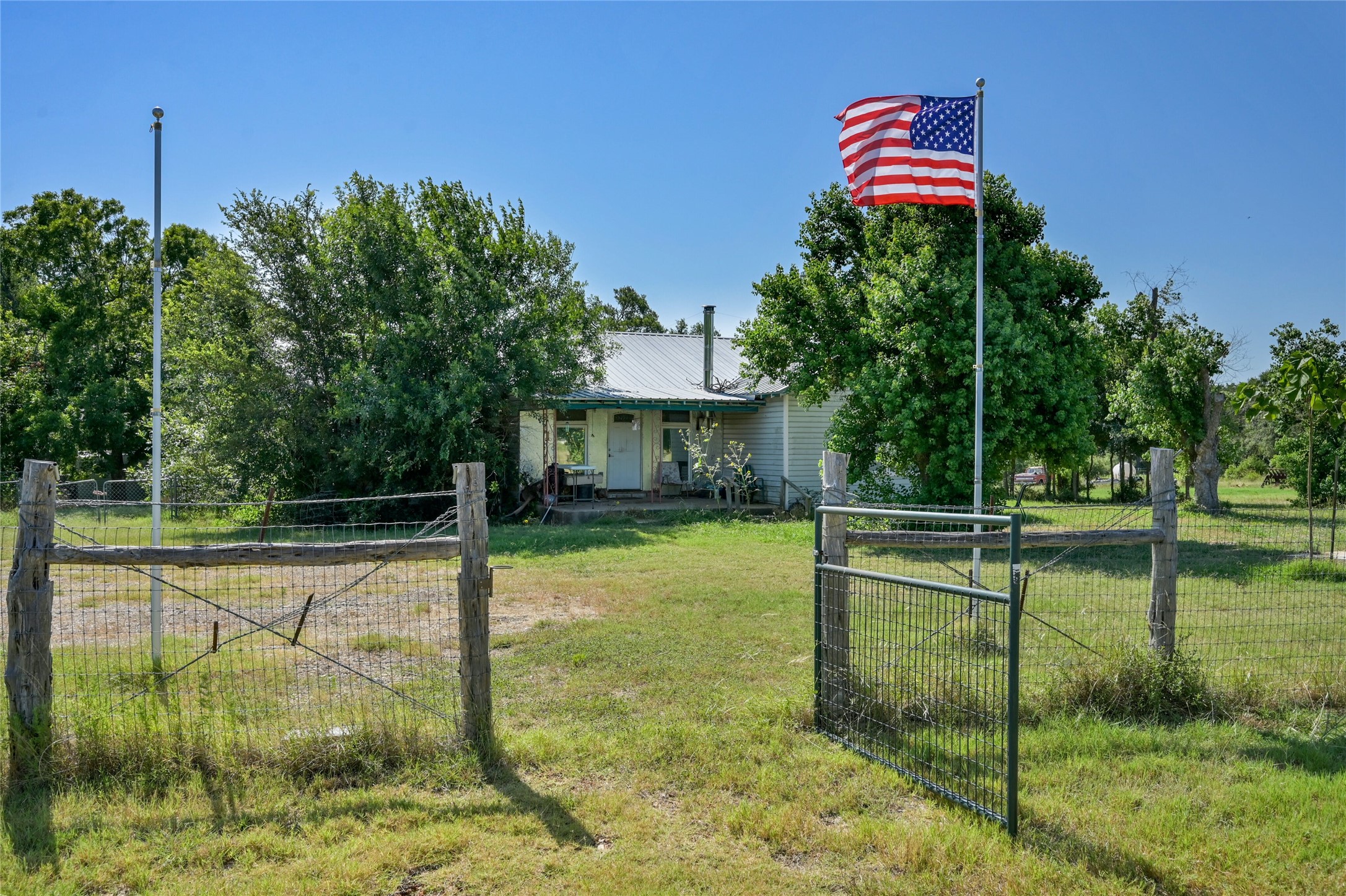 main property photo 5