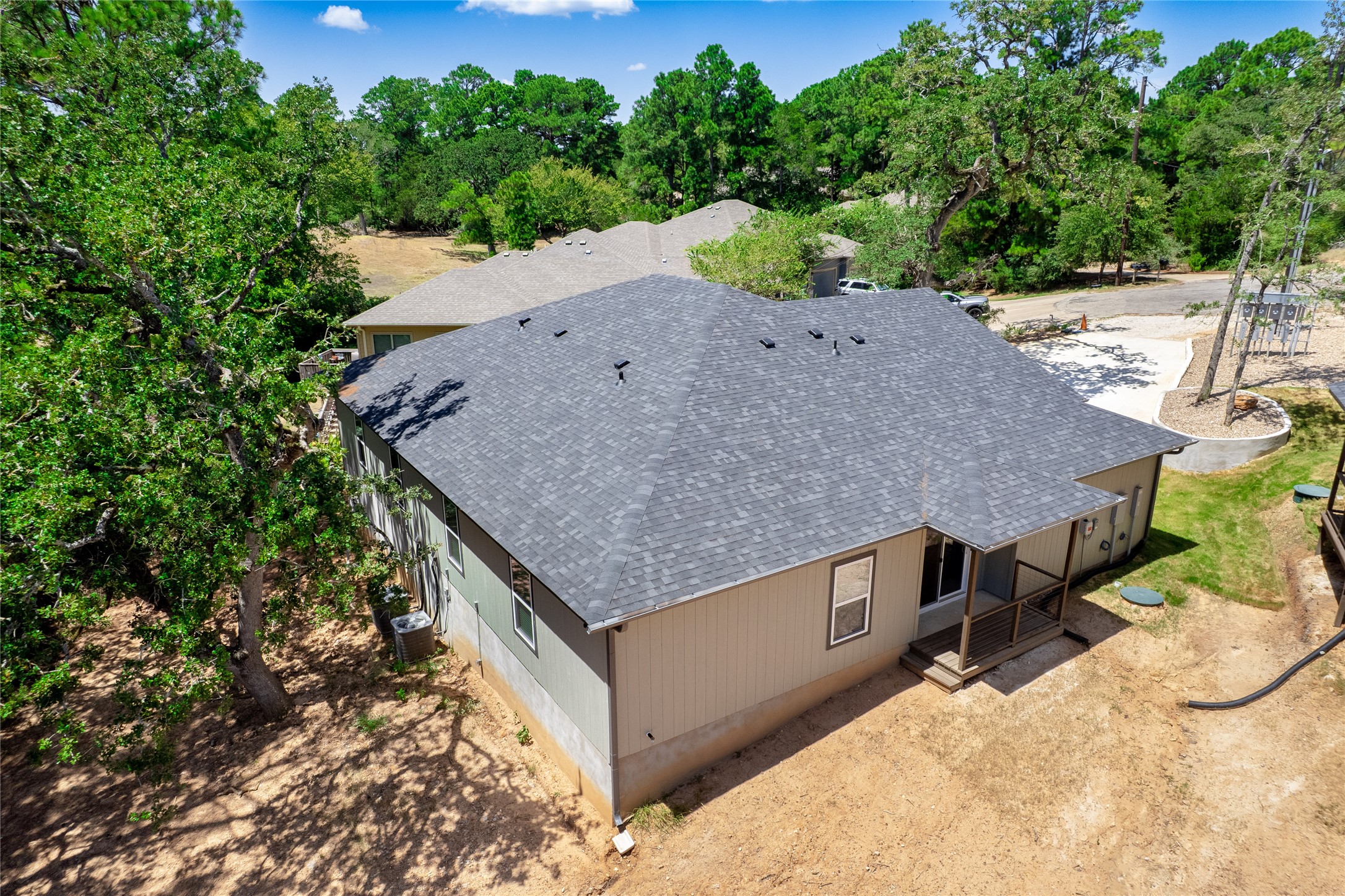 main property photo 20