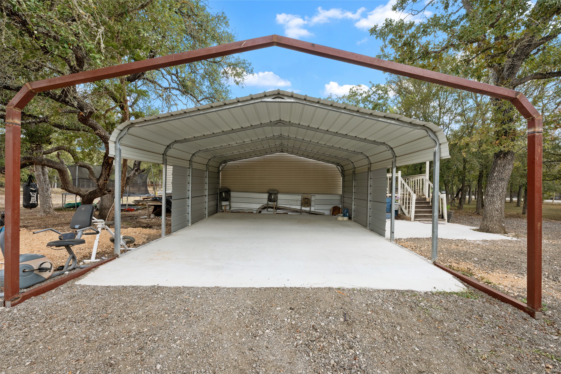 main property photo 23