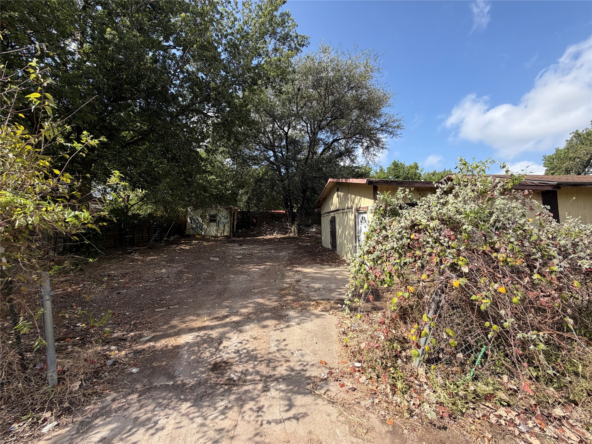 main property photo 33
