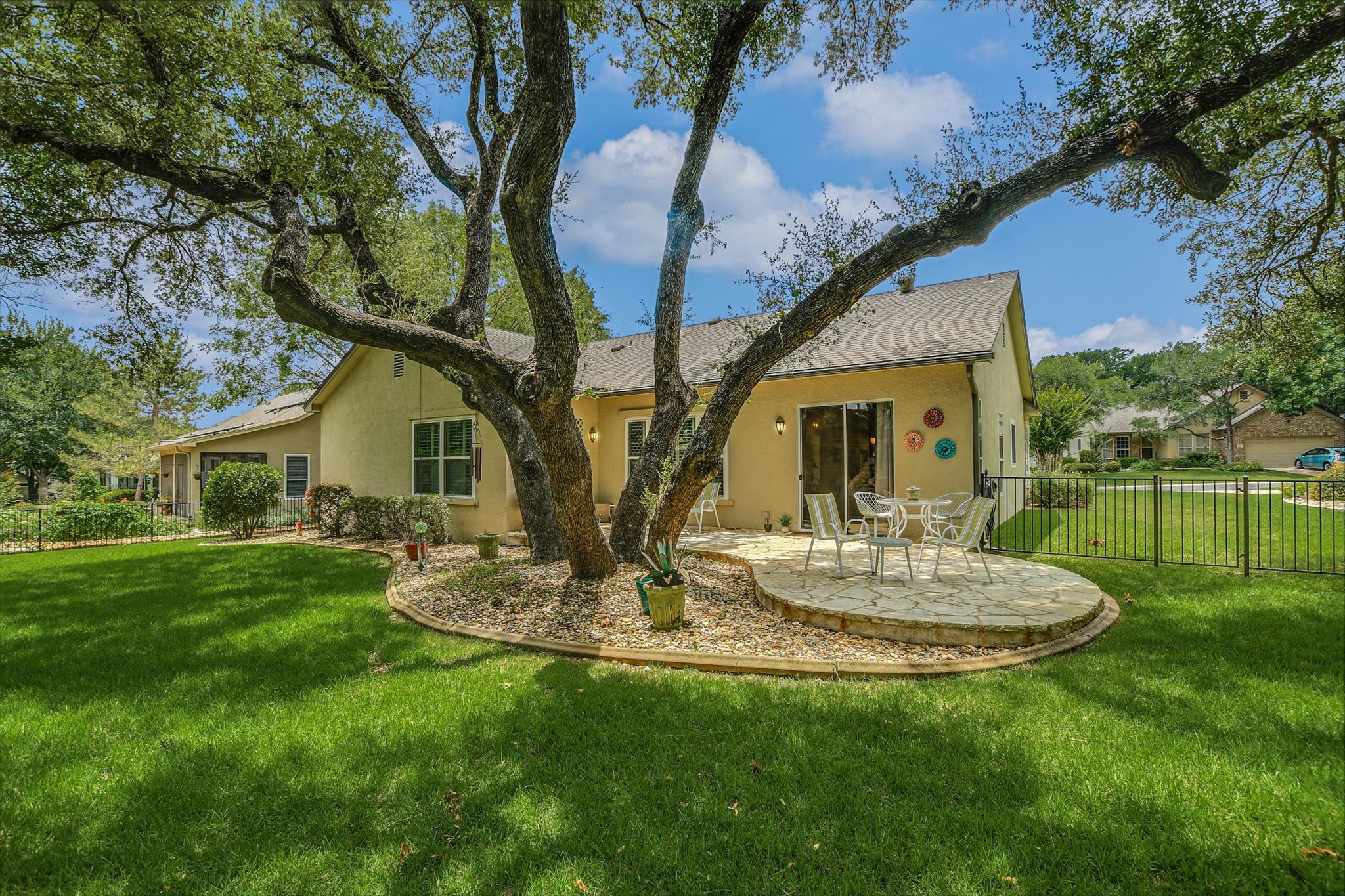 main property photo 25