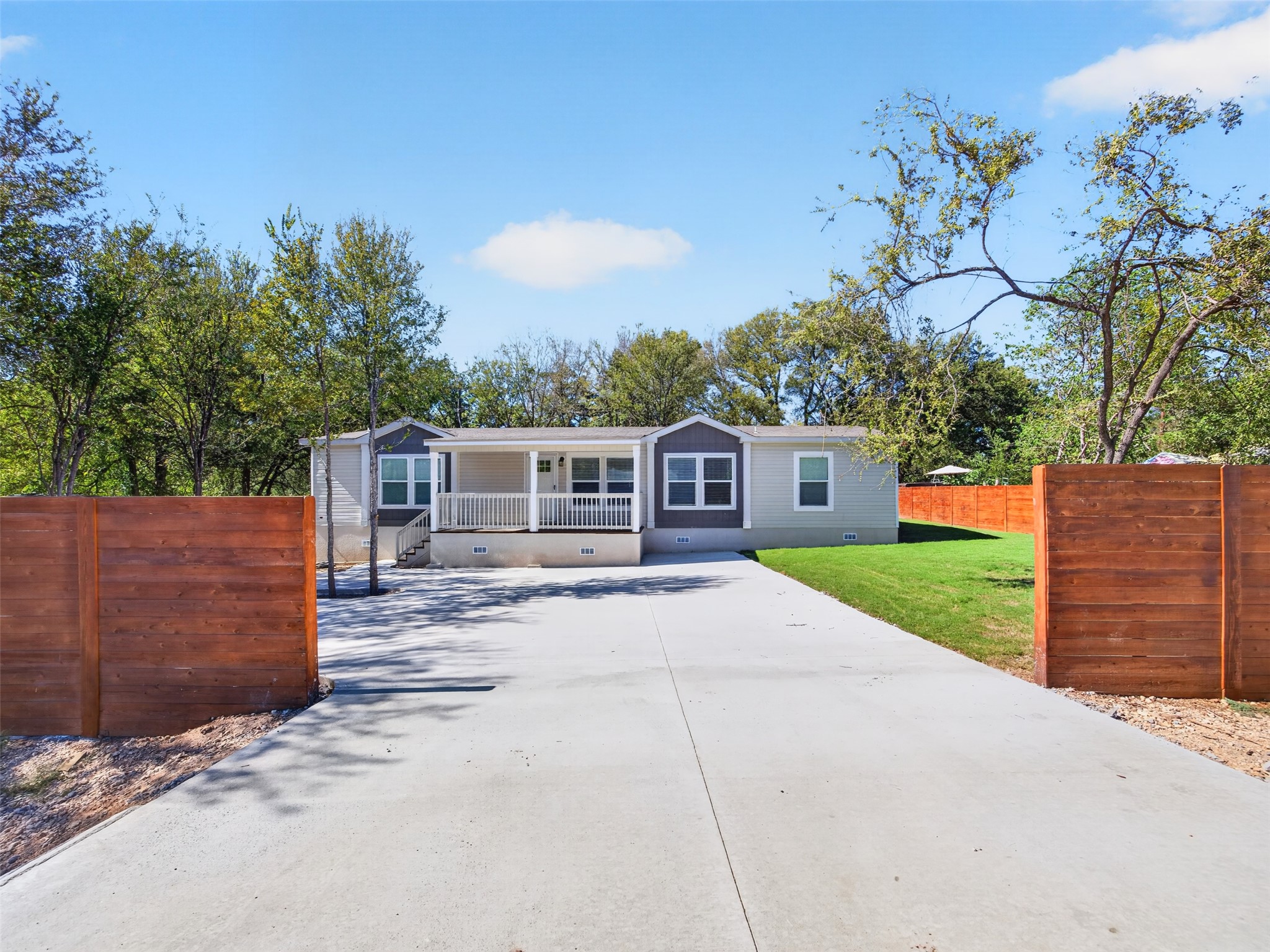main property photo 0
