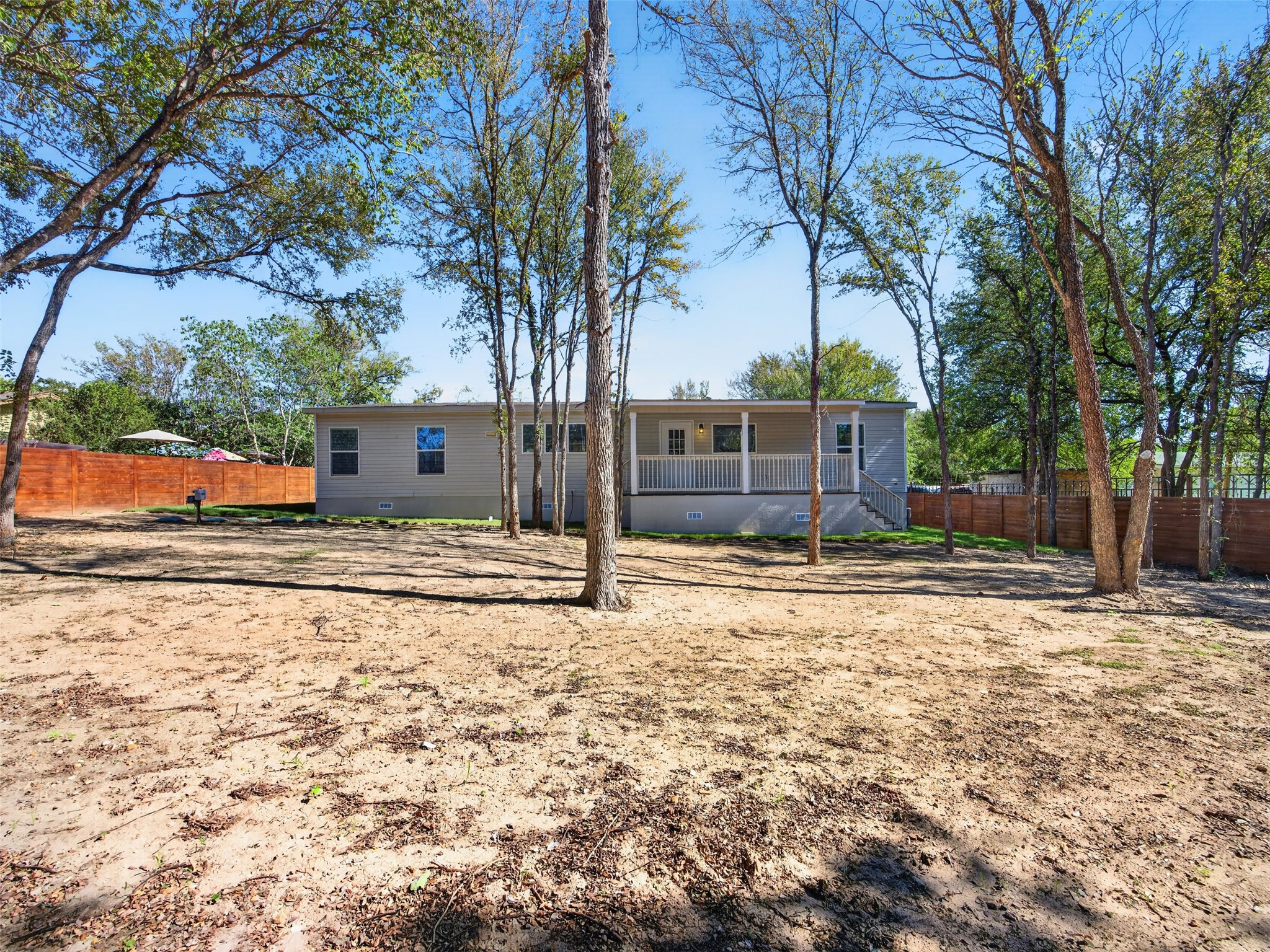 main property photo 8