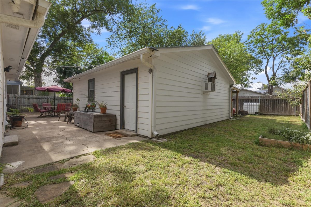 main property photo 29