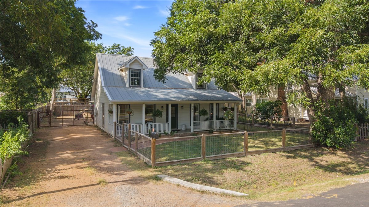 main property photo 5