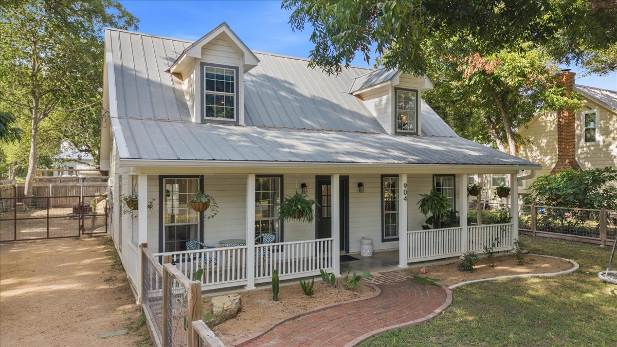 main property photo 7