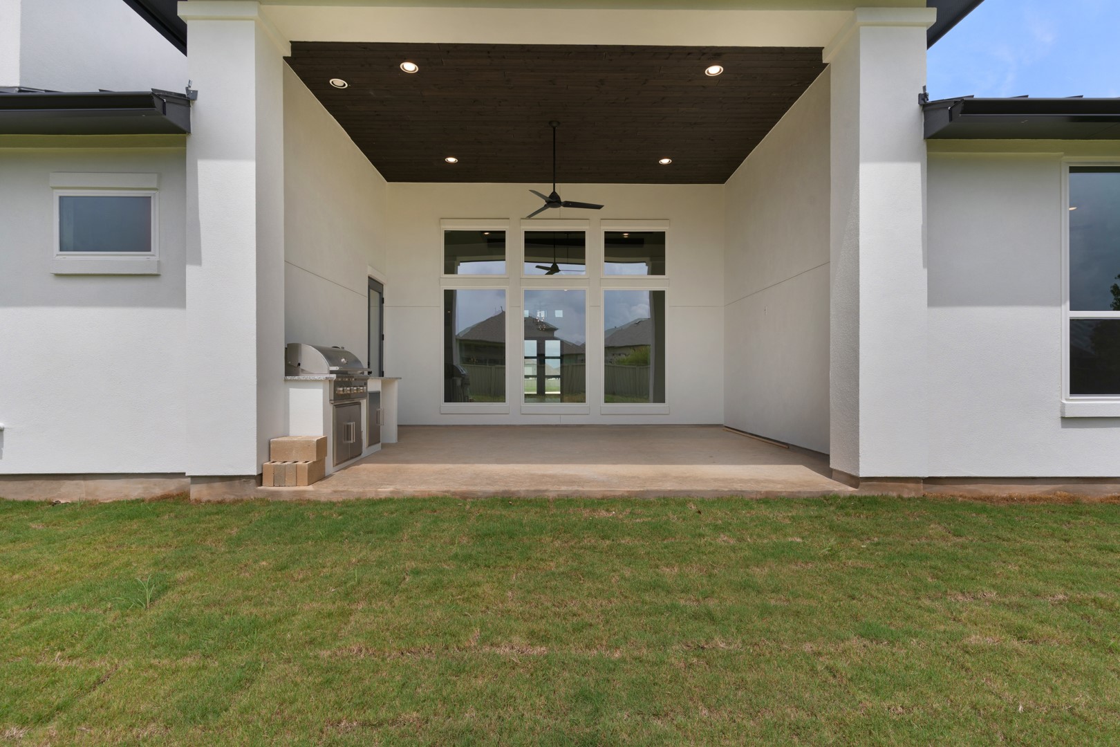 main property photo 38
