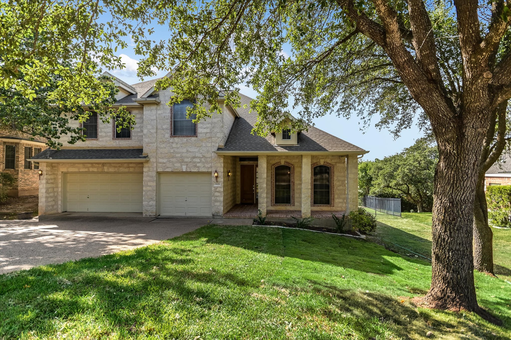main property photo 35