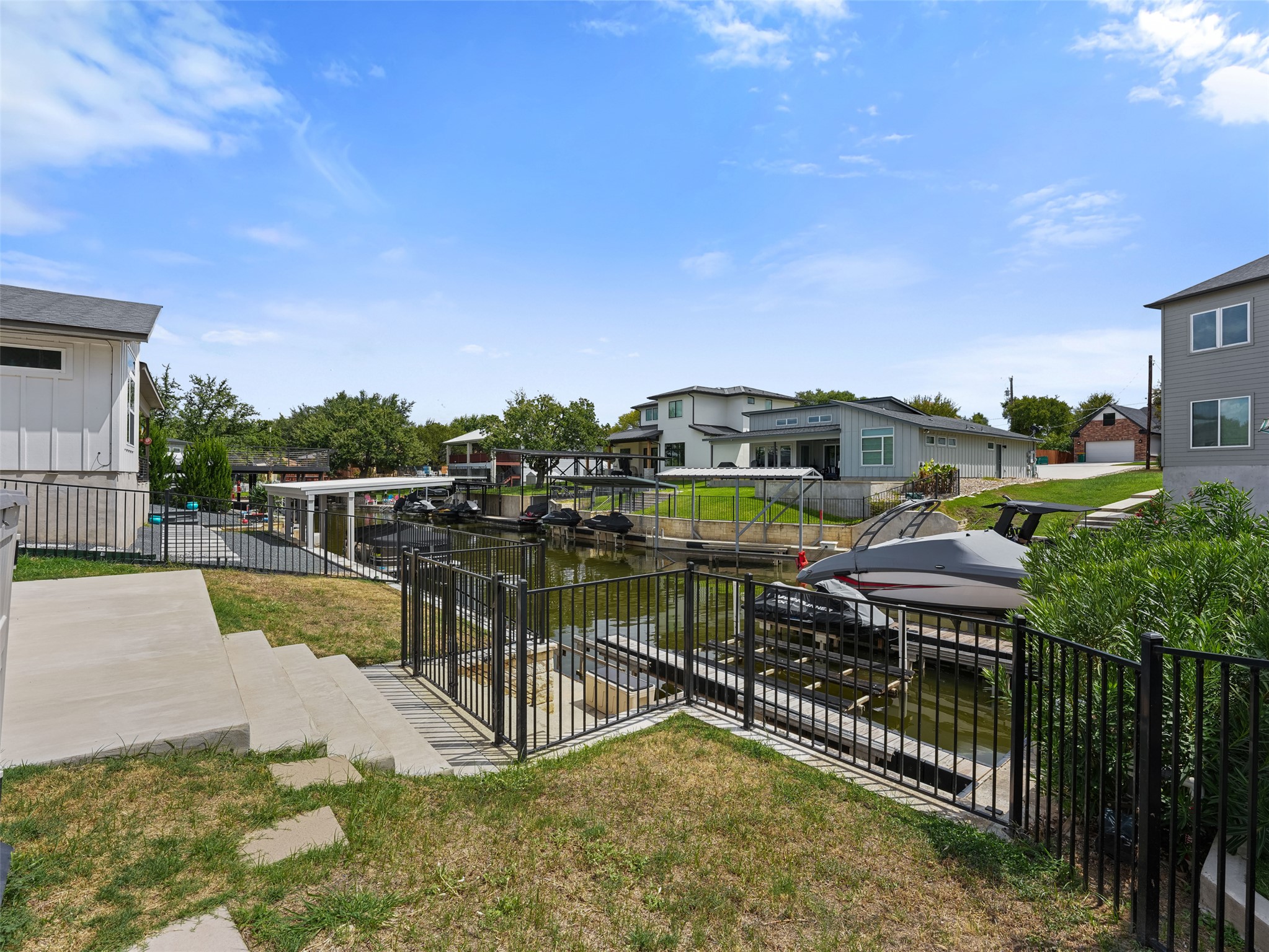 main property photo 31