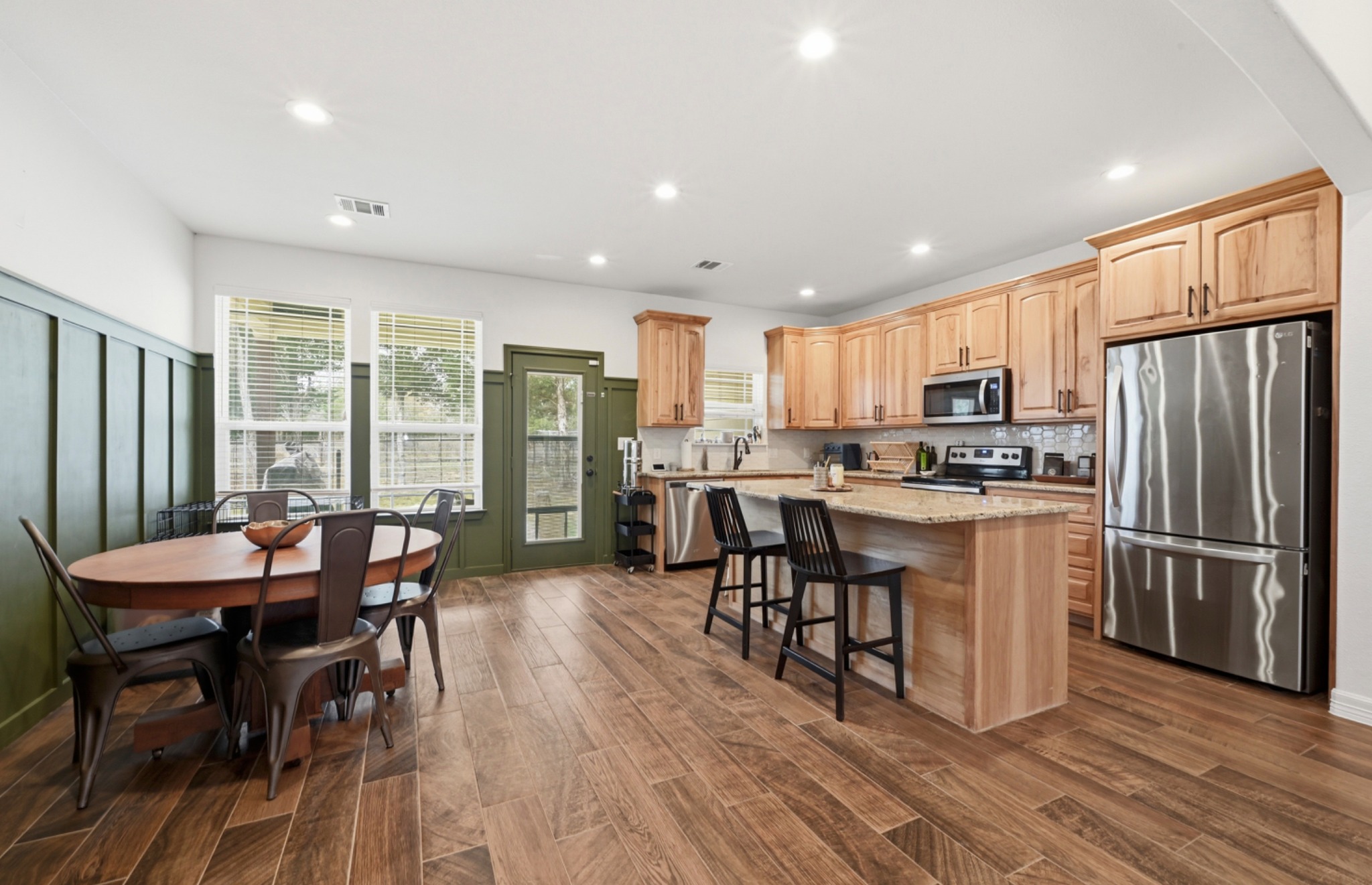 main property photo 8
