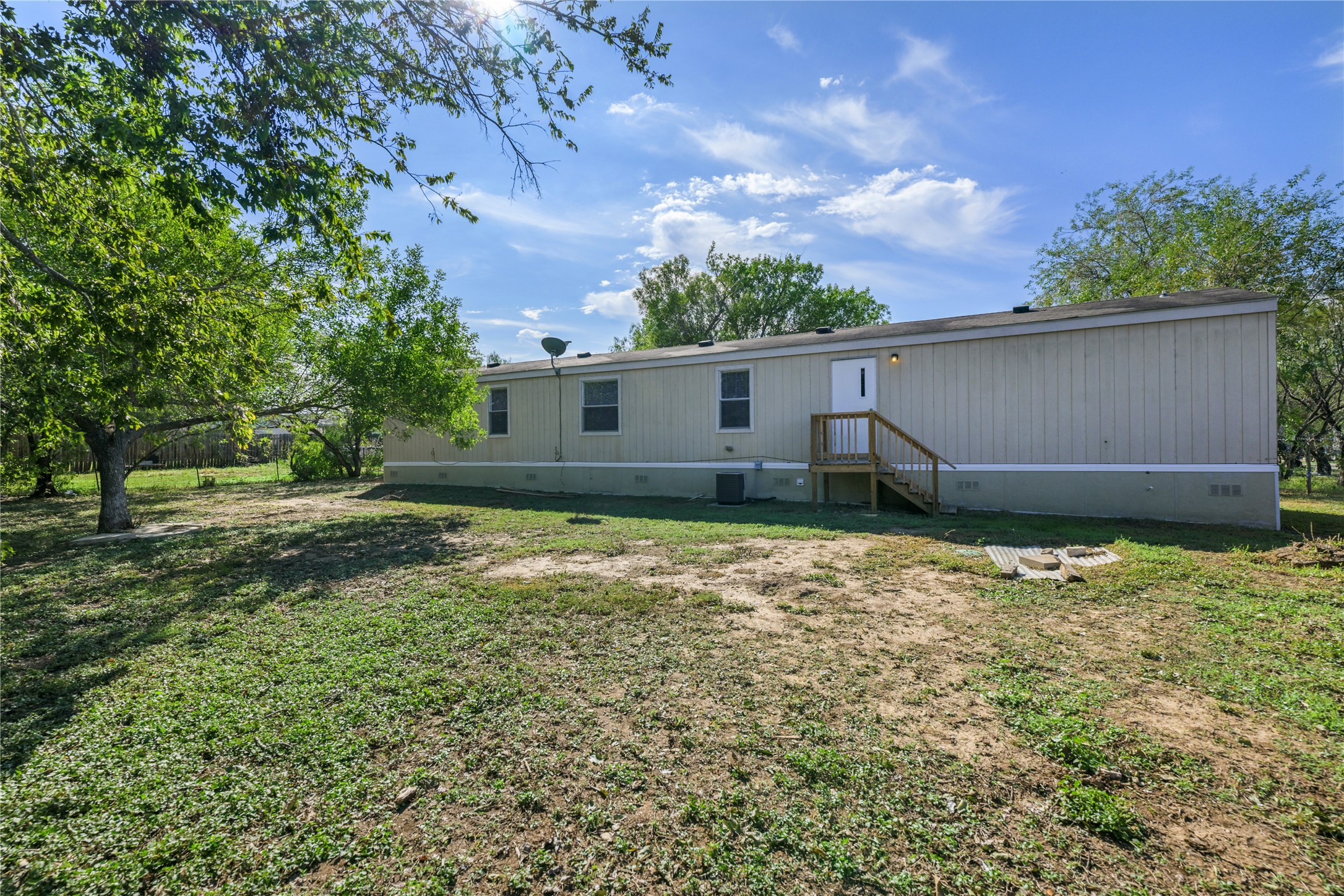 main property photo 9