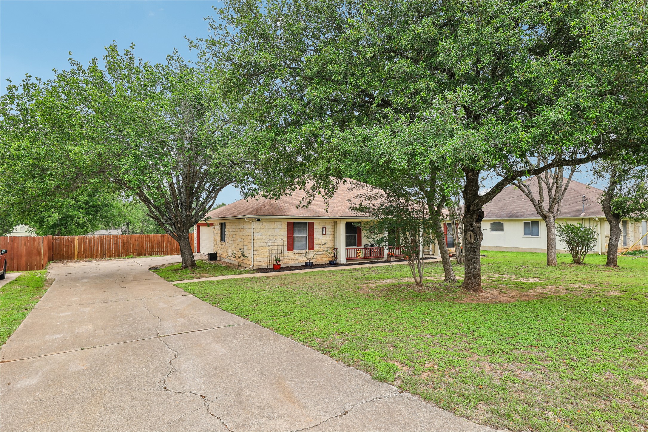 main property photo 4