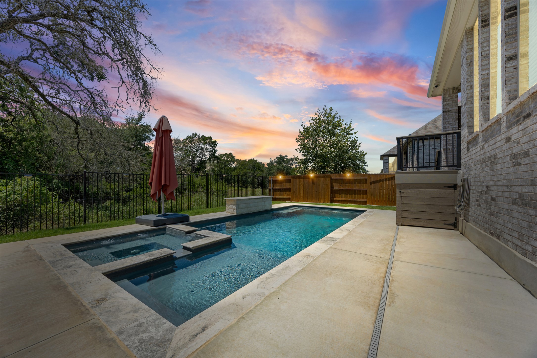 main property photo 31
