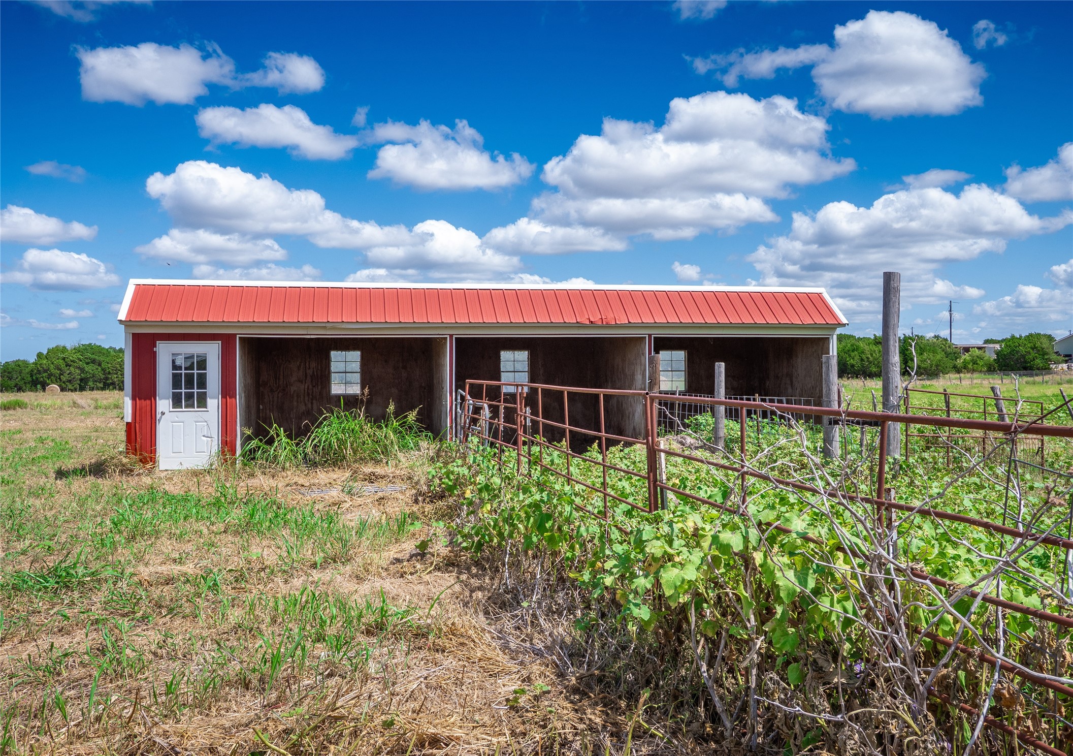 main property photo 28
