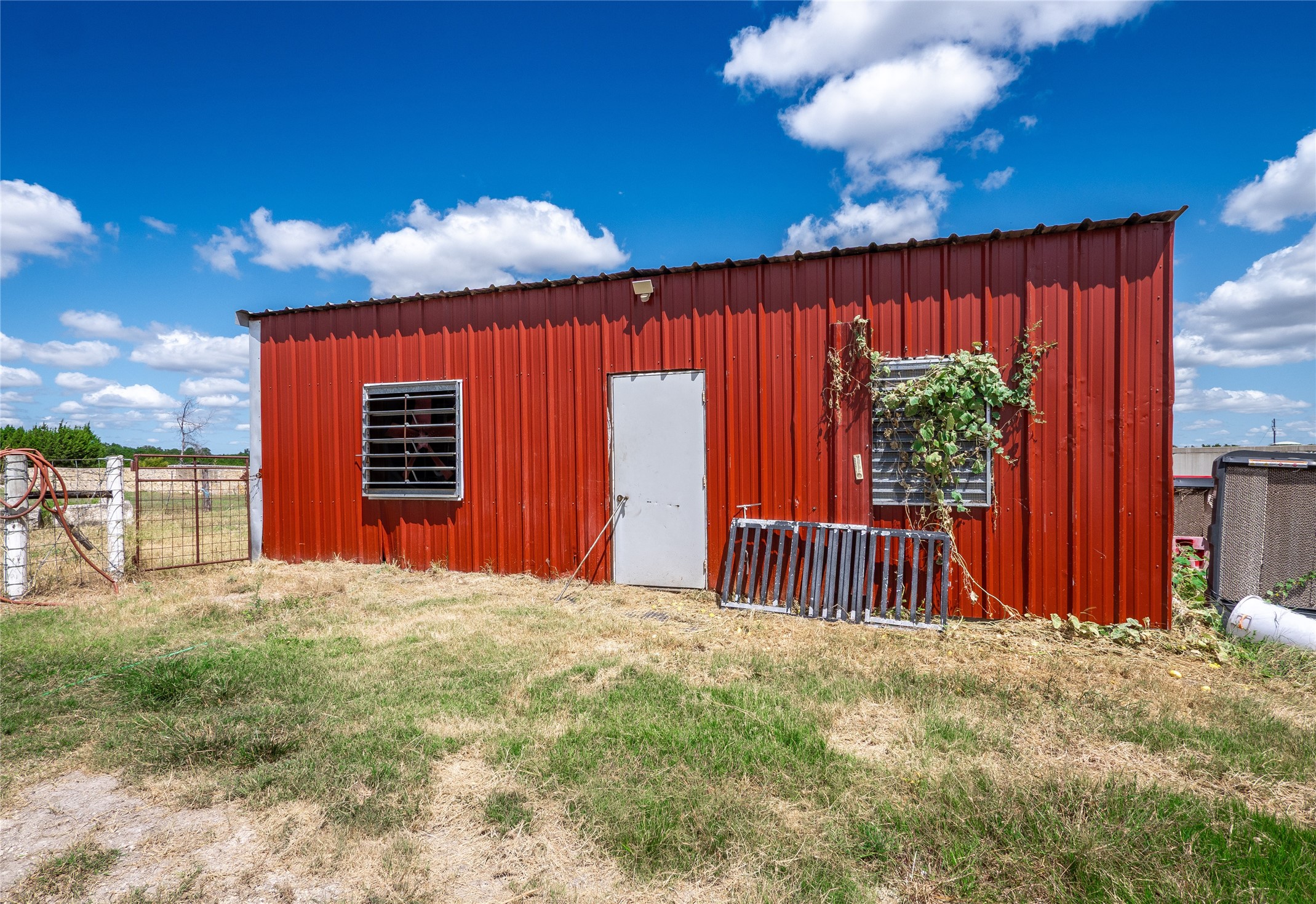 main property photo 30