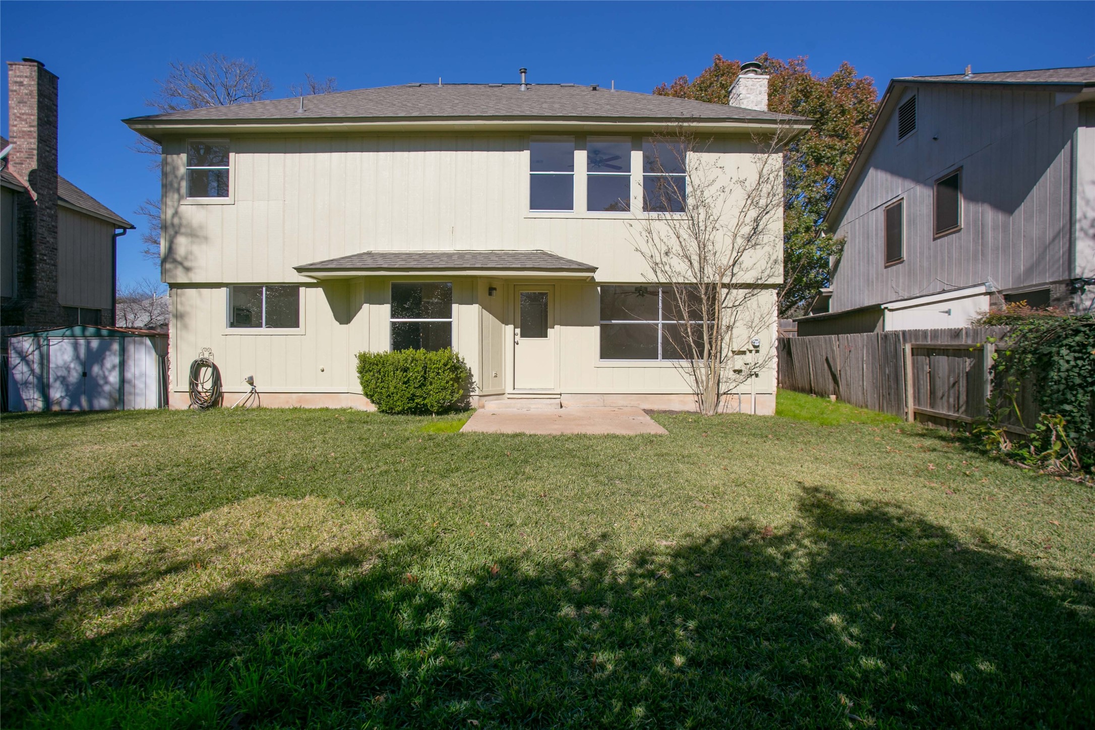 main property photo 28