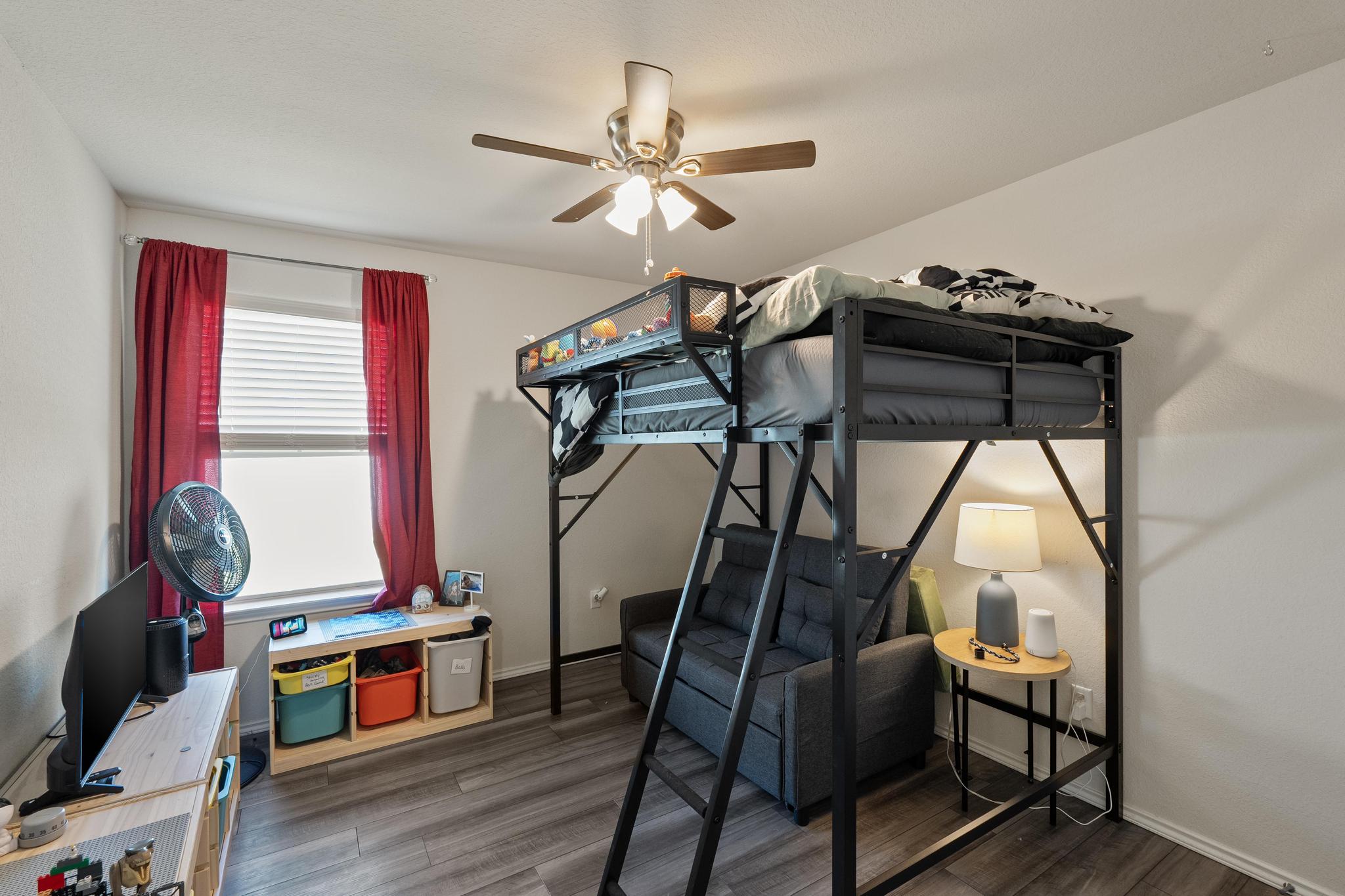 main property photo 19