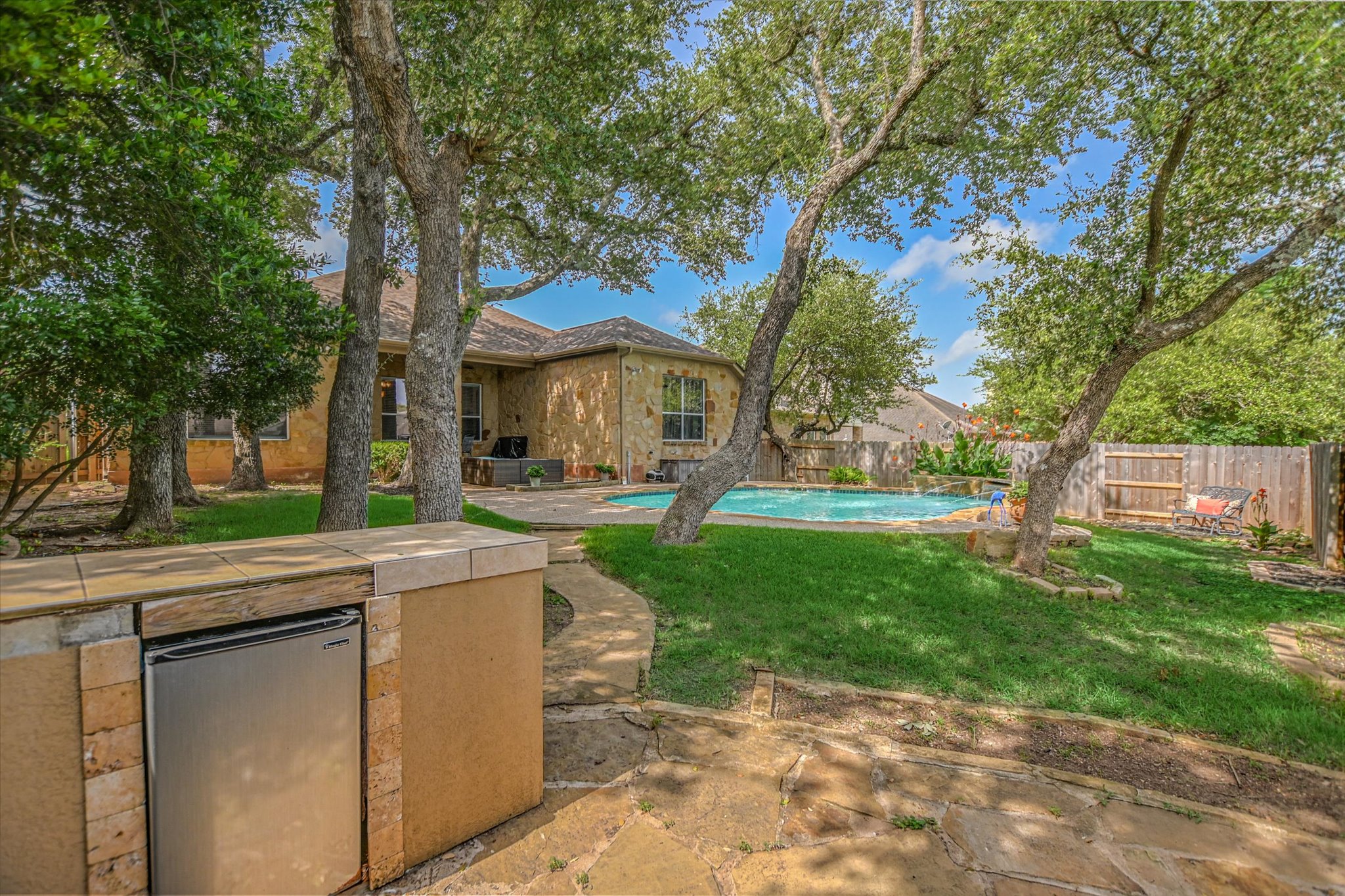 main property photo 22
