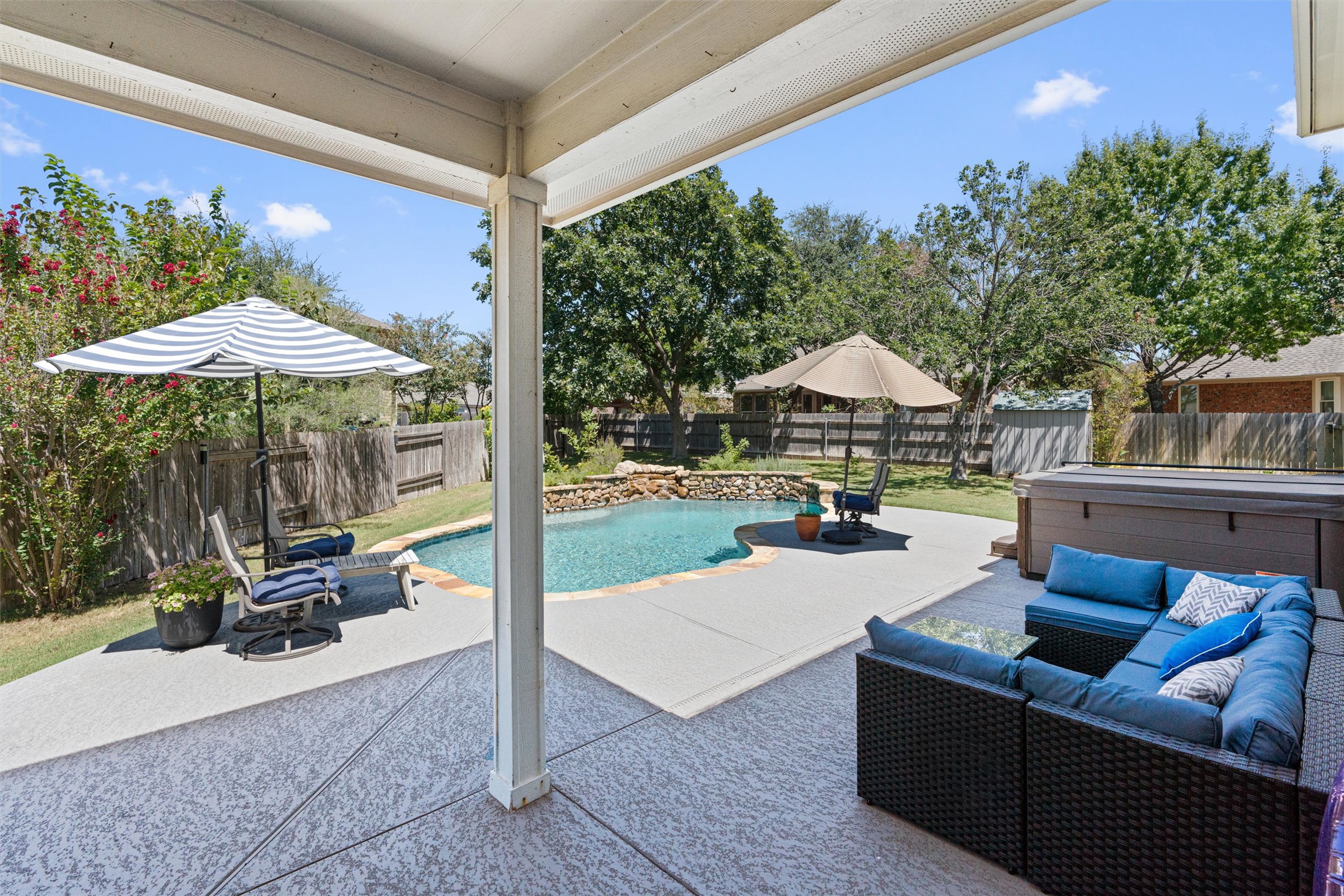 main property photo 29