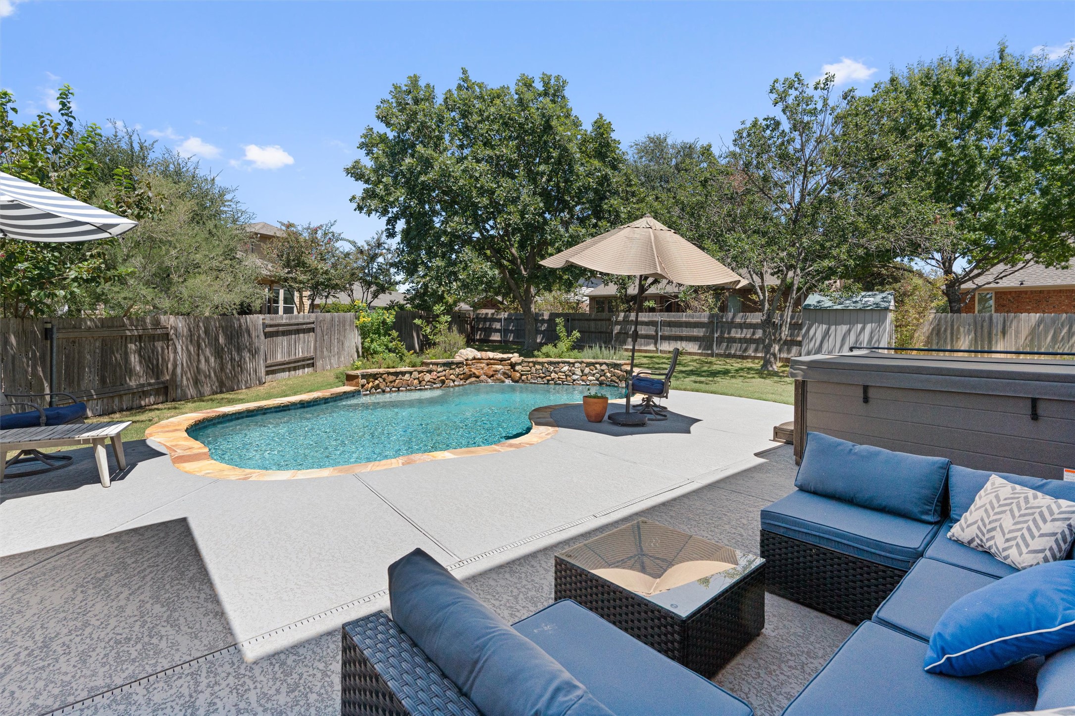 main property photo 6