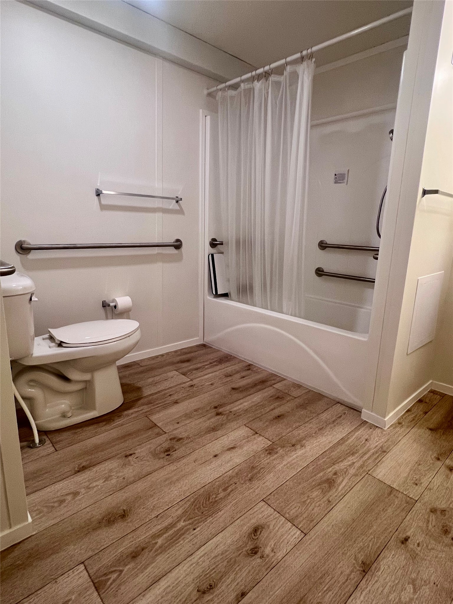 main property photo 10