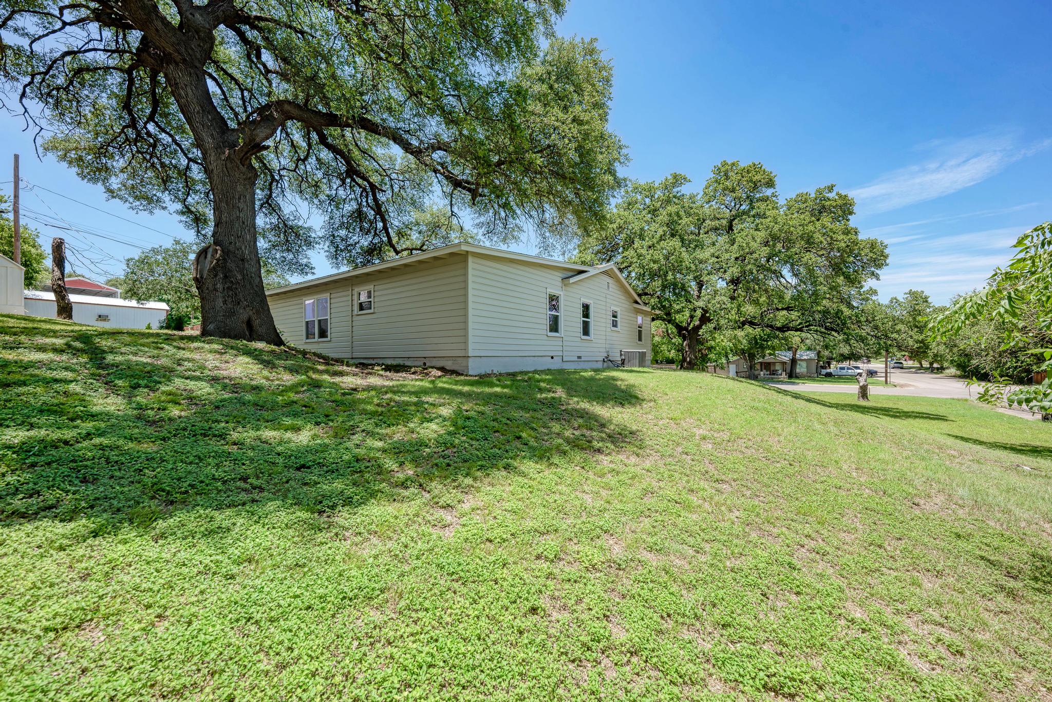 main property photo 39