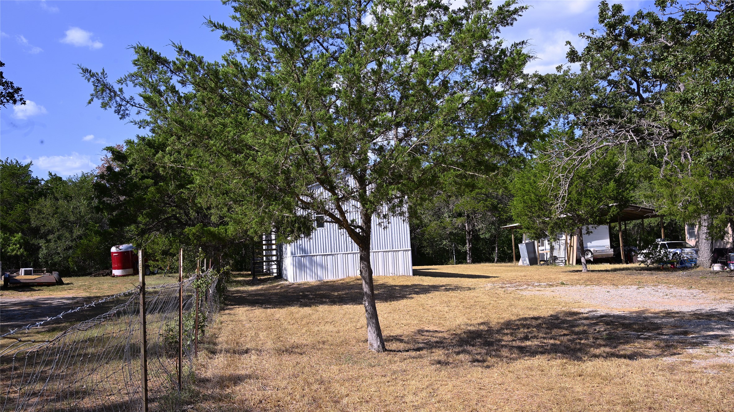 main property photo 33