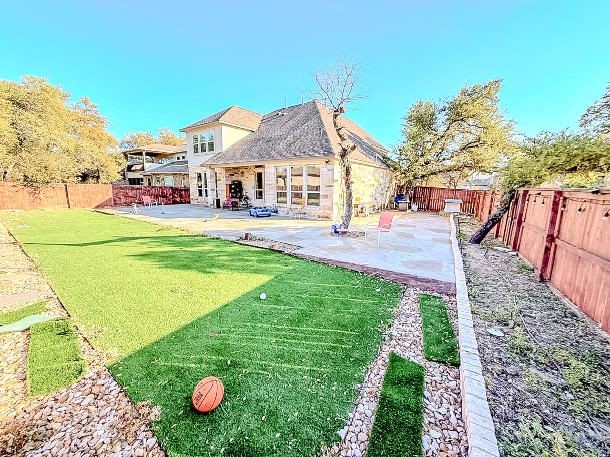 main property photo 19
