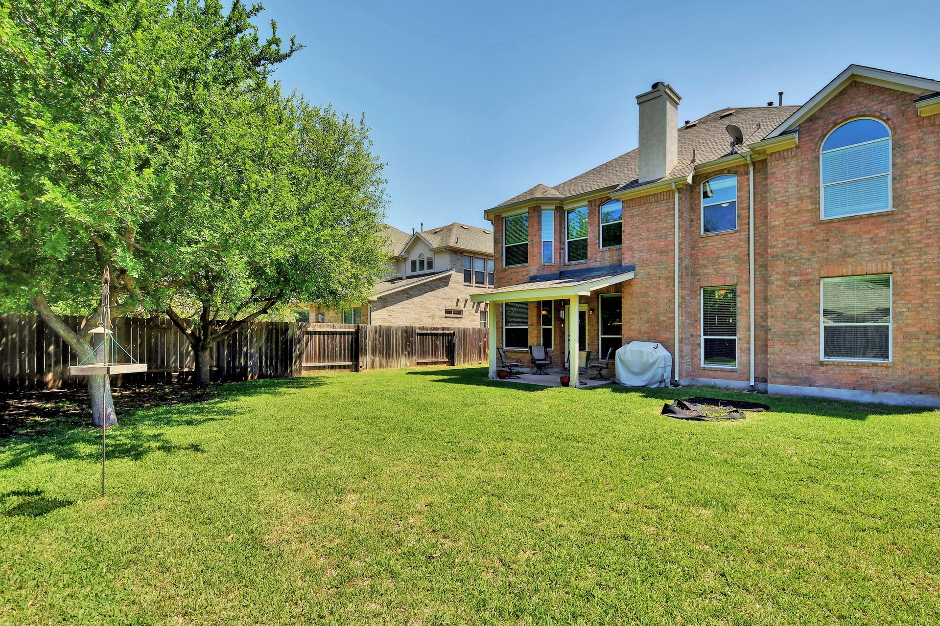 main property photo 28