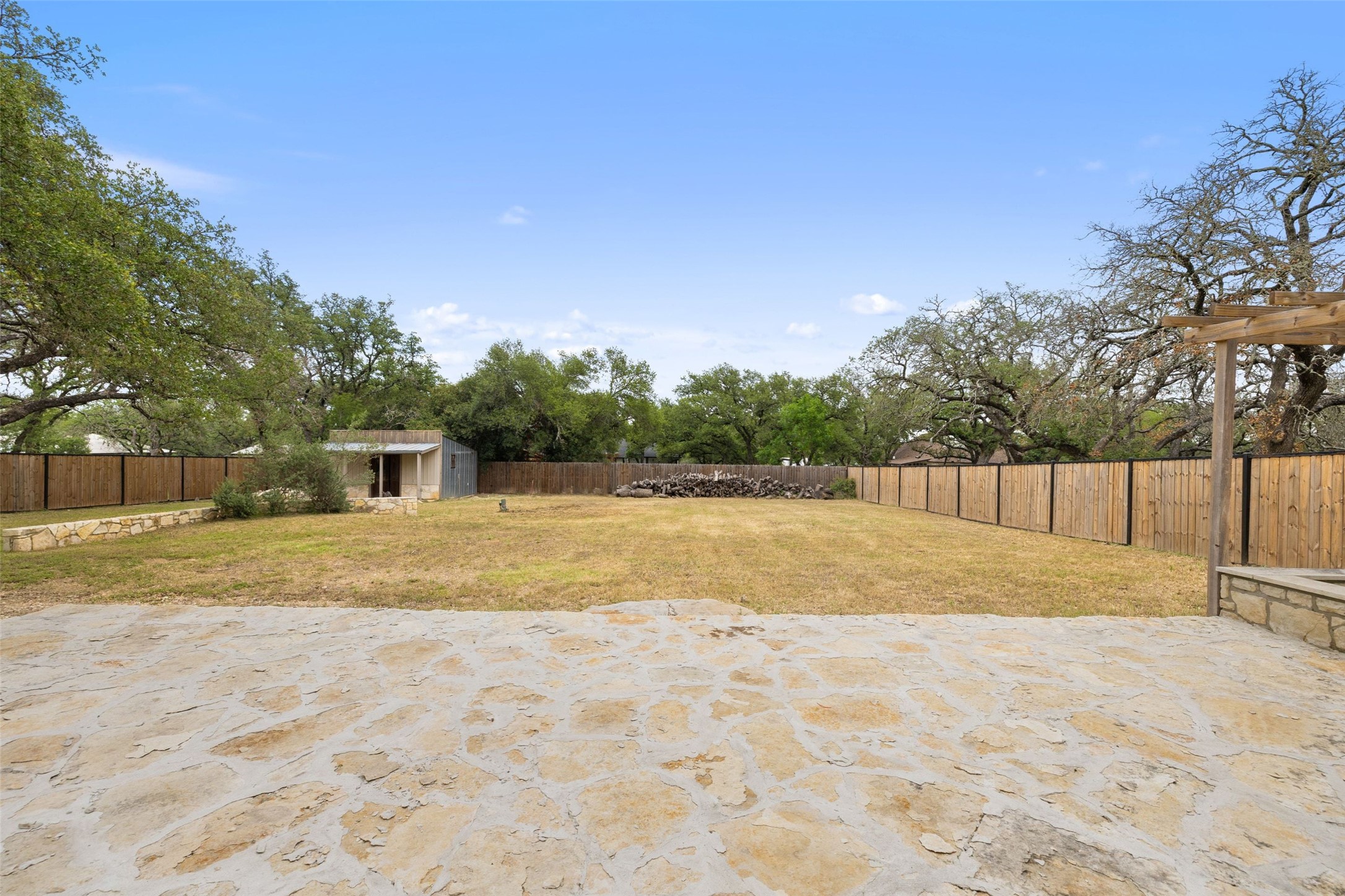main property photo 26
