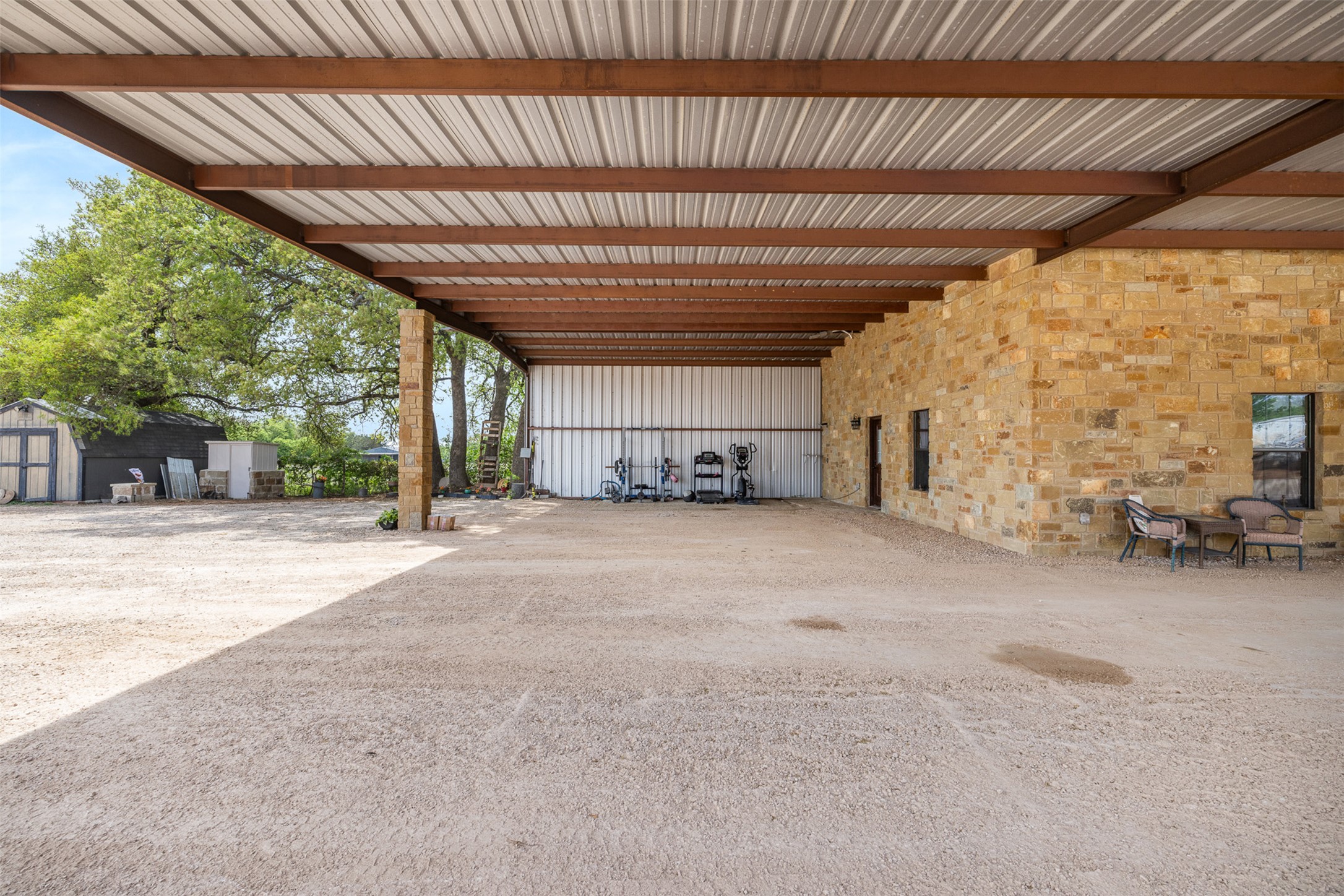 main property photo 12