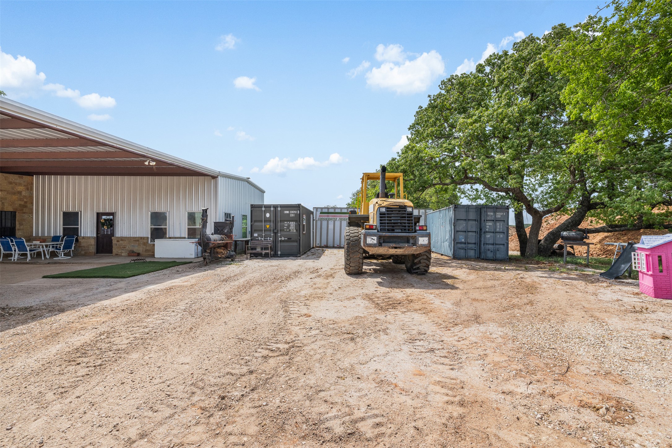 main property photo 6