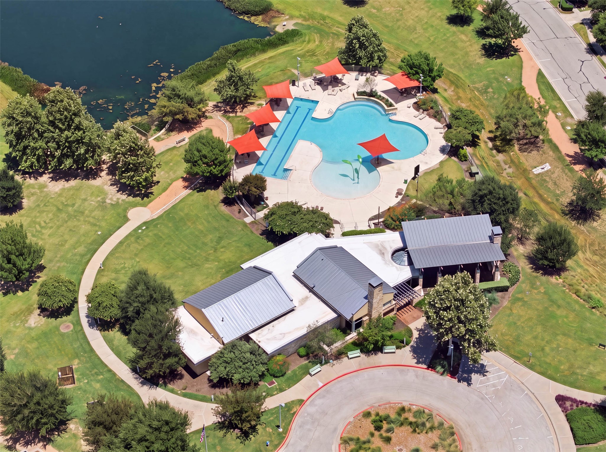 main property photo 34