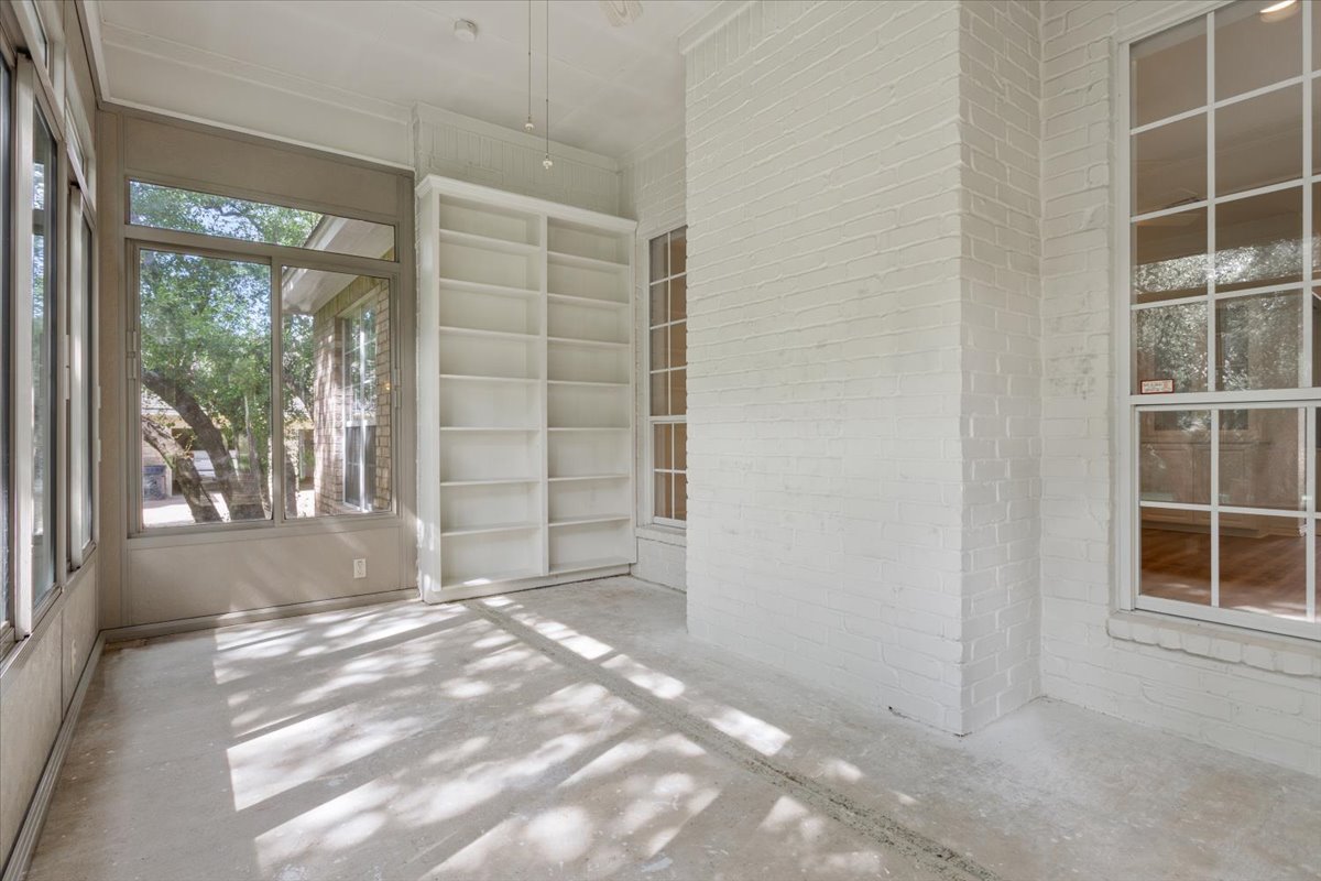 main property photo 31