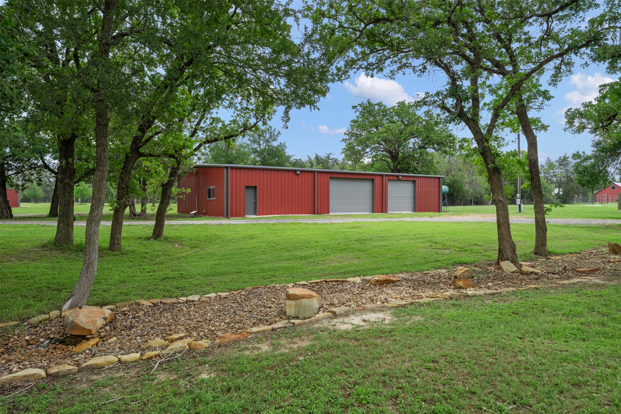 main property photo 21