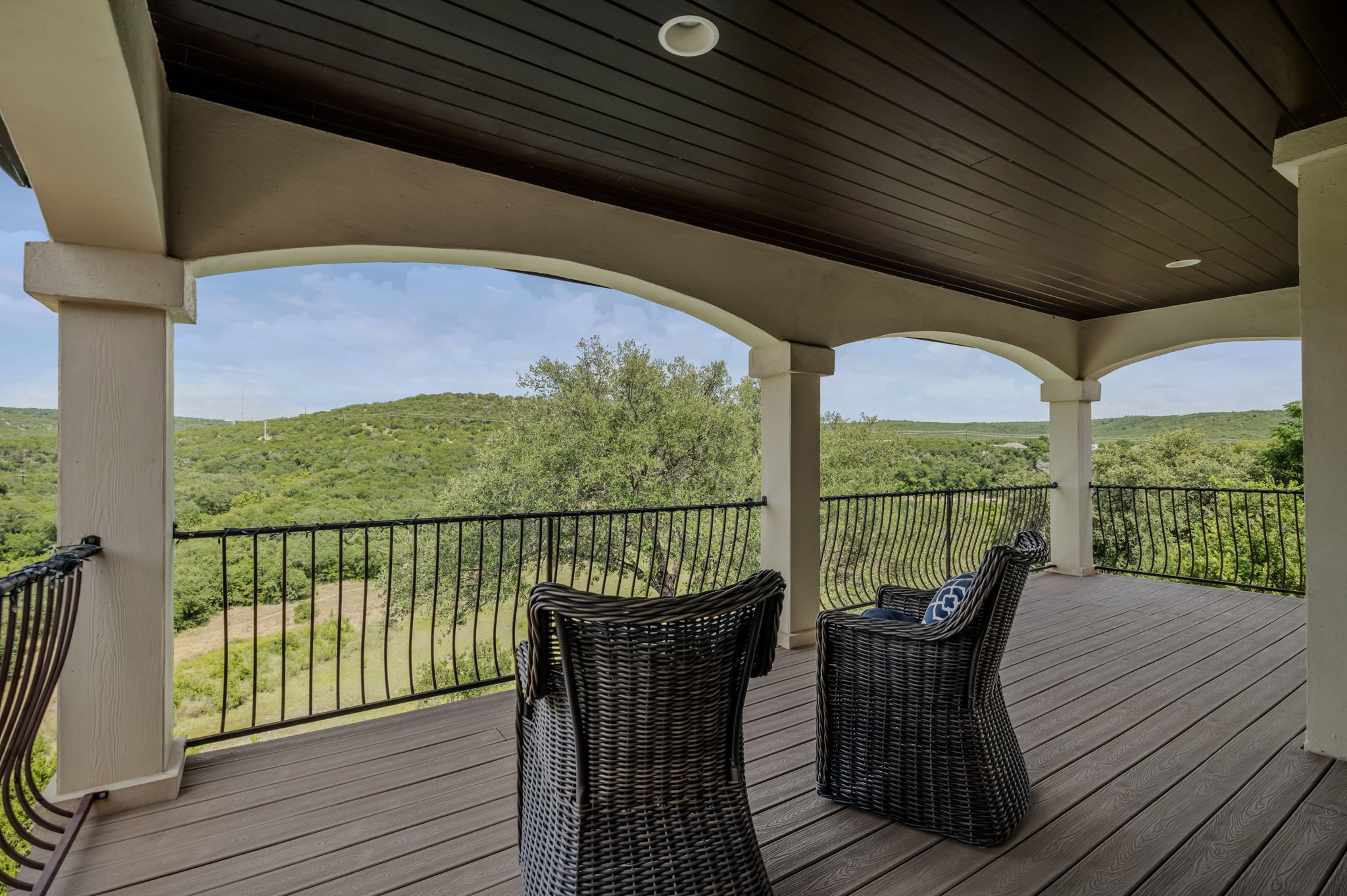 main property photo 28