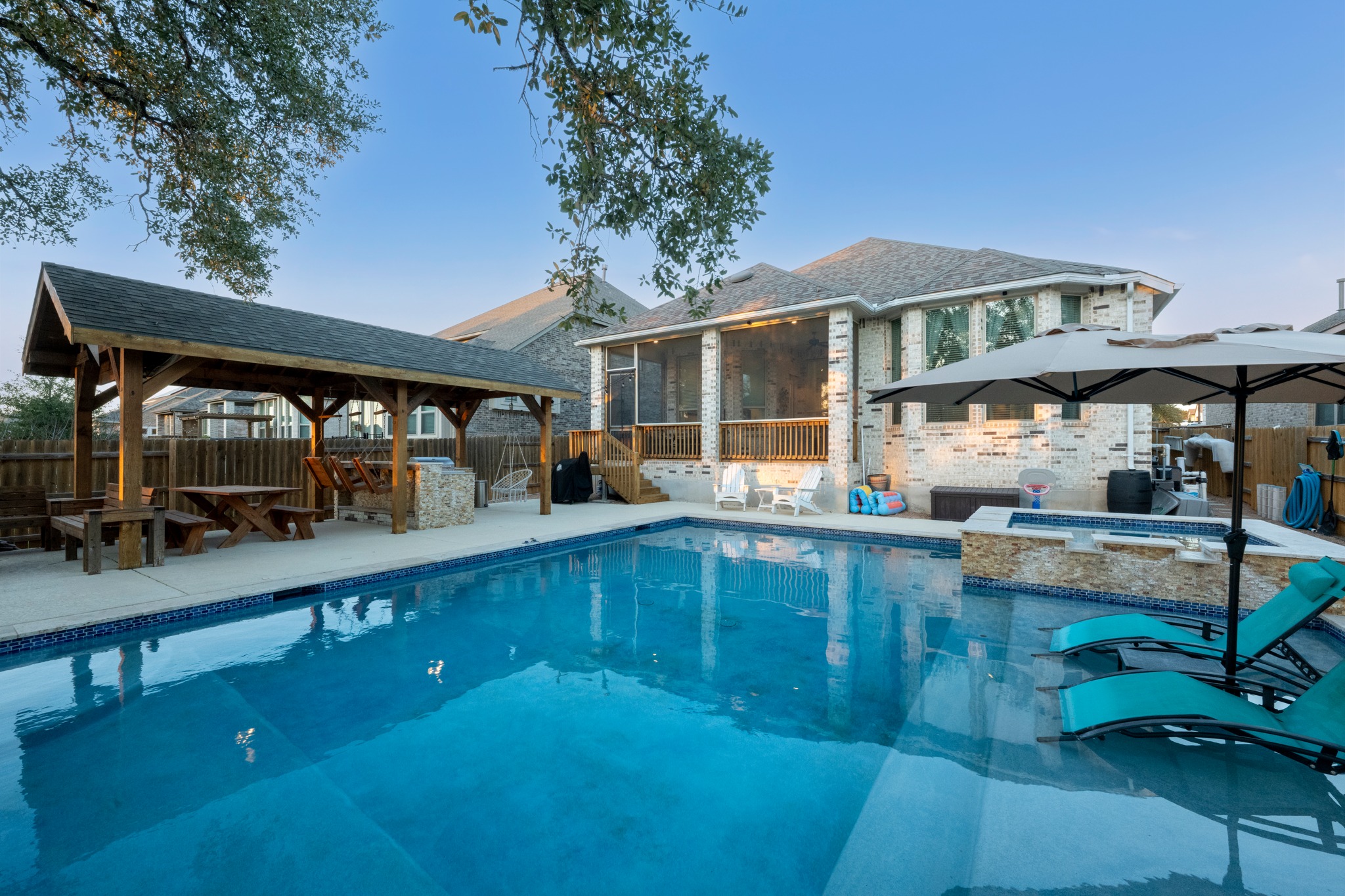 main property photo 2